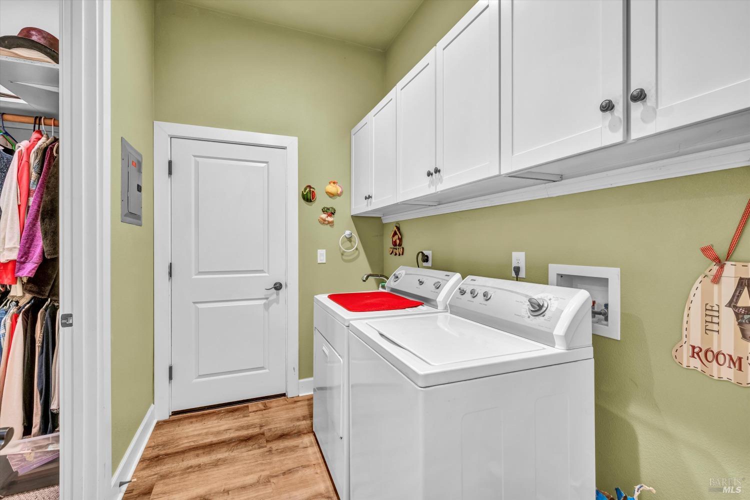 Detail Gallery Image 25 of 38 For 8902 Fox Dr, Cobb,  CA 95426 - 3 Beds | 2/1 Baths