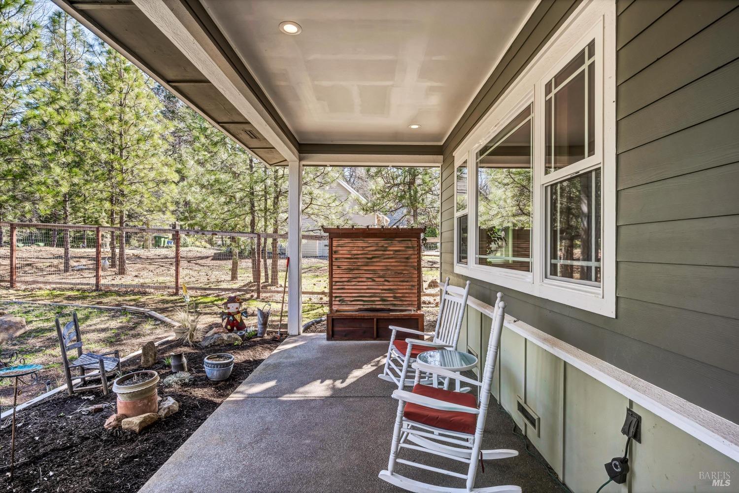 Detail Gallery Image 32 of 38 For 8902 Fox Dr, Cobb,  CA 95426 - 3 Beds | 2/1 Baths