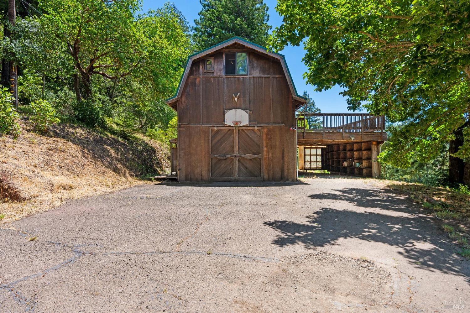 Detail Gallery Image 33 of 72 For 29100 Comptche Ukiah Rd, Comptche,  CA 95427 - 3 Beds | 2 Baths