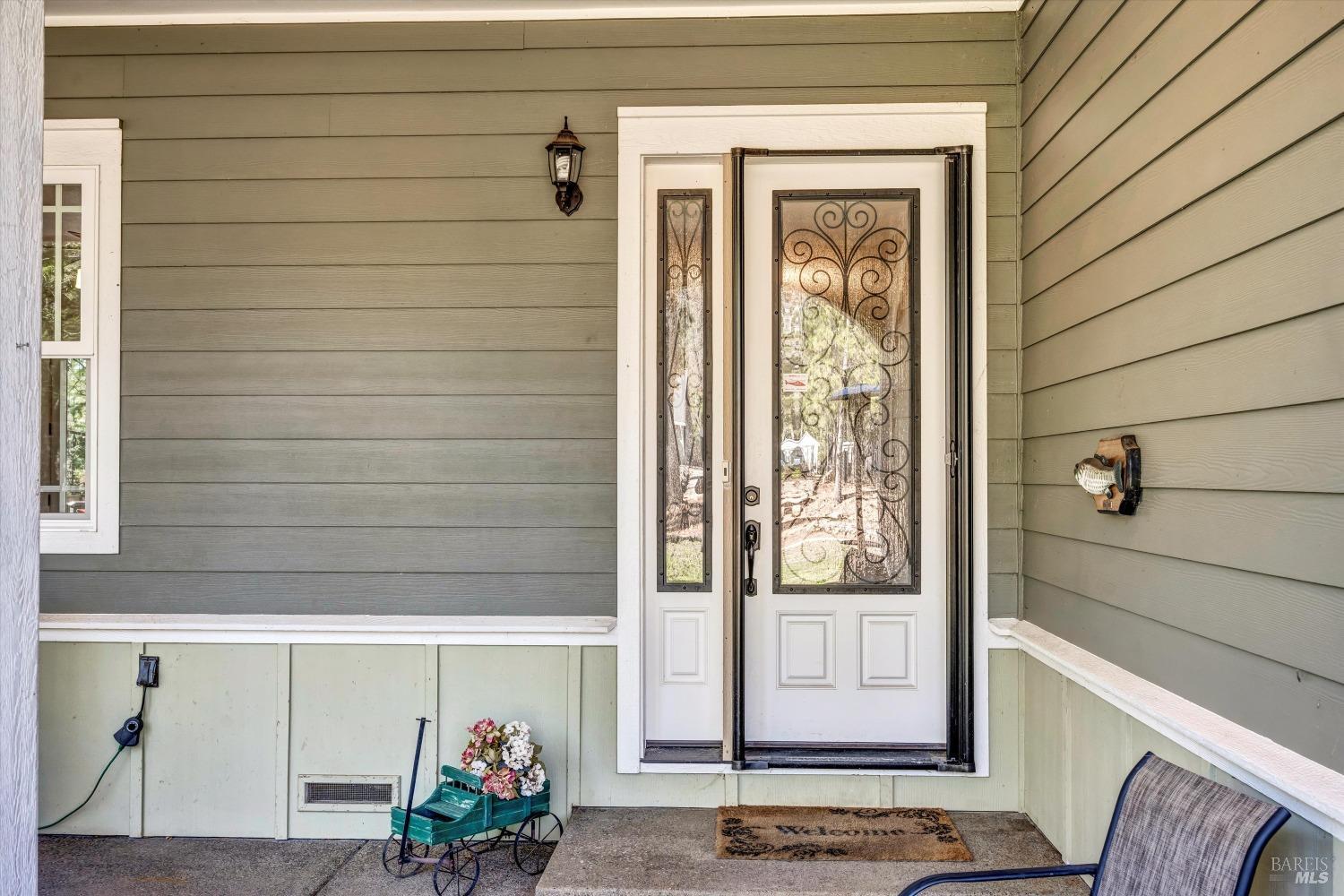Detail Gallery Image 5 of 38 For 8902 Fox Dr, Cobb,  CA 95426 - 3 Beds | 2/1 Baths