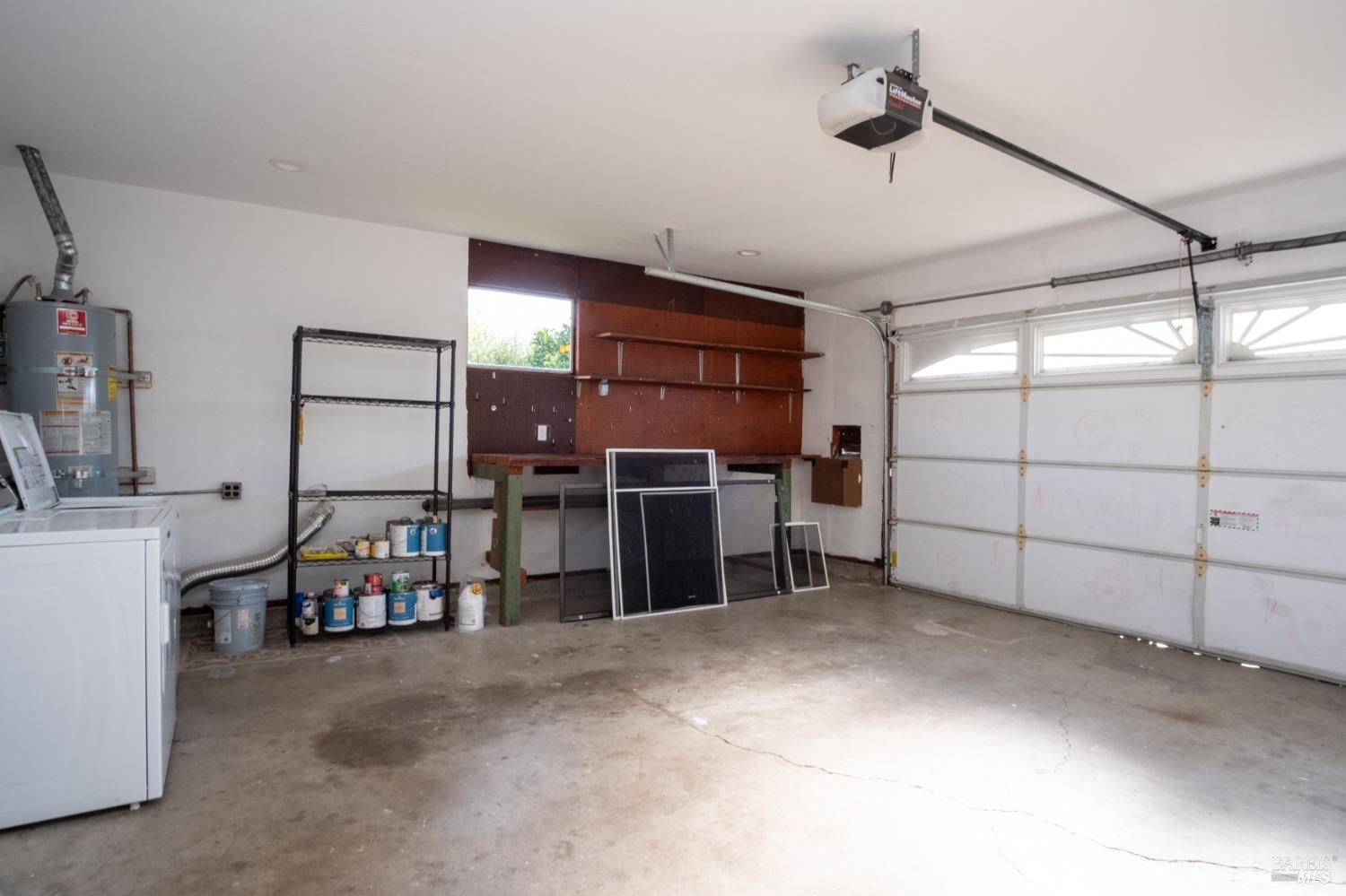 Detail Gallery Image 15 of 38 For 1425 Weaverly Dr, Petaluma,  CA 94954 - 3 Beds | 1/1 Baths