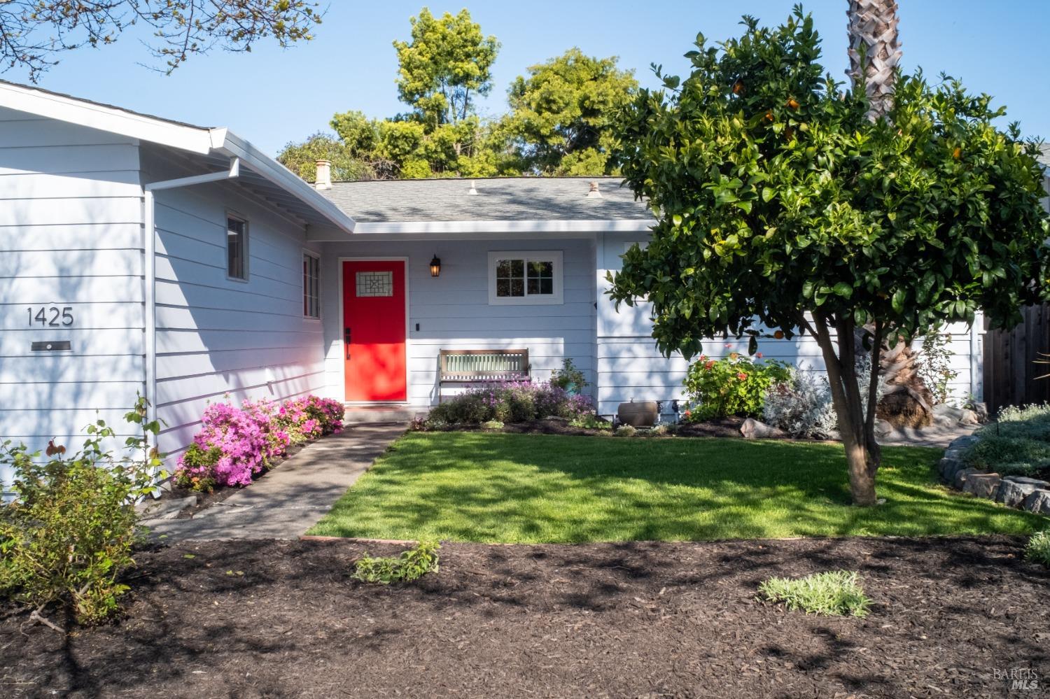 Detail Gallery Image 36 of 38 For 1425 Weaverly Dr, Petaluma,  CA 94954 - 3 Beds | 1/1 Baths