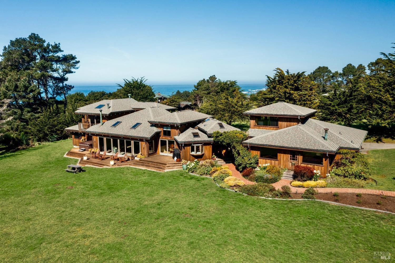 Detail Gallery Image 2 of 37 For 12858 Bishop Ln, Mendocino,  CA 95460 - 4 Beds | 3/1 Baths
