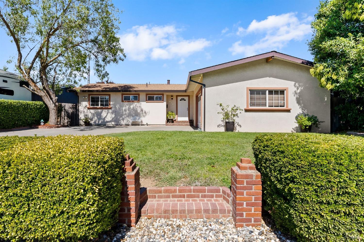 Detail Gallery Image 26 of 34 For 630 Sierra Dr, Dixon,  CA 95620 - 3 Beds | 2 Baths