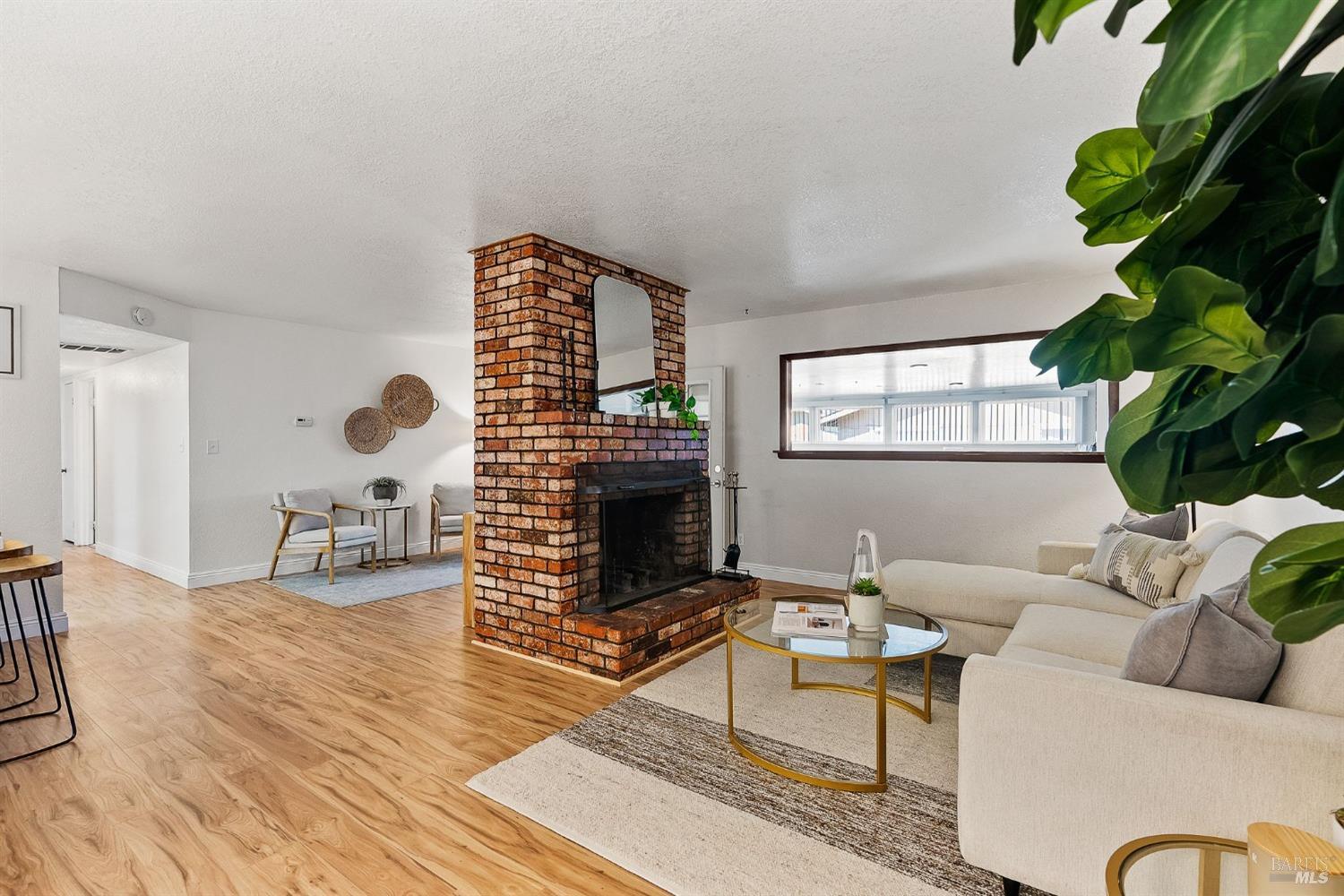Detail Gallery Image 8 of 34 For 630 Sierra Dr, Dixon,  CA 95620 - 3 Beds | 2 Baths
