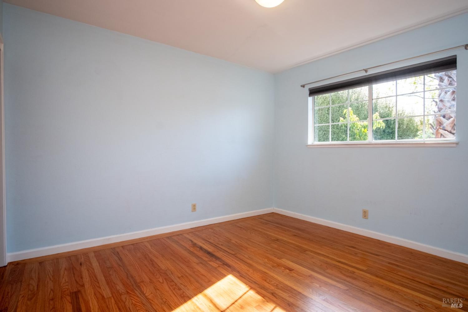 Detail Gallery Image 22 of 38 For 1425 Weaverly Dr, Petaluma,  CA 94954 - 3 Beds | 1/1 Baths