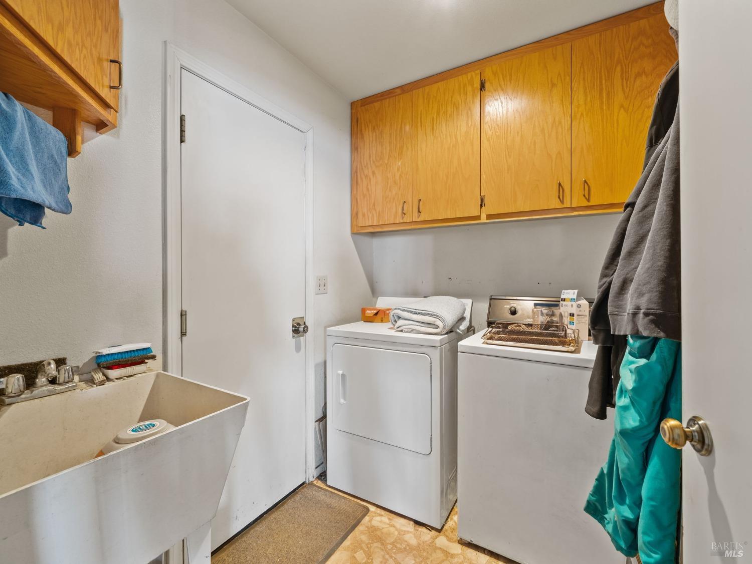 Detail Gallery Image 35 of 61 For 4950 Bartlett Springs Rd, Nice,  CA 95464 - 3 Beds | 2 Baths