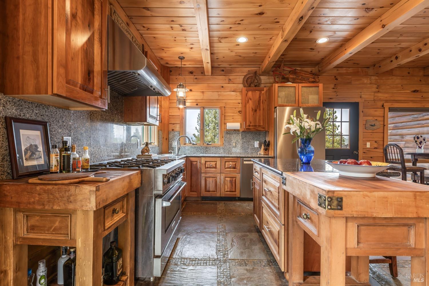 Detail Gallery Image 11 of 34 For 7780 Beckwourth Peak Rd, Portola,  CA 96122 - 3 Beds | 2/1 Baths