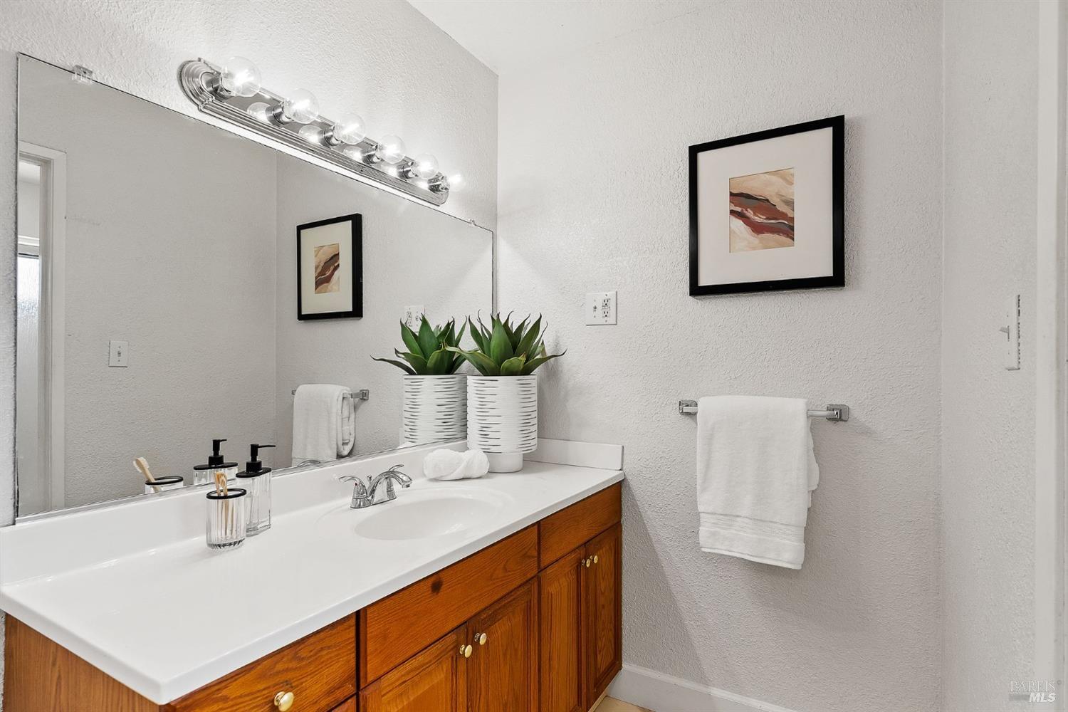 Detail Gallery Image 24 of 34 For 630 Sierra Dr, Dixon,  CA 95620 - 3 Beds | 2 Baths