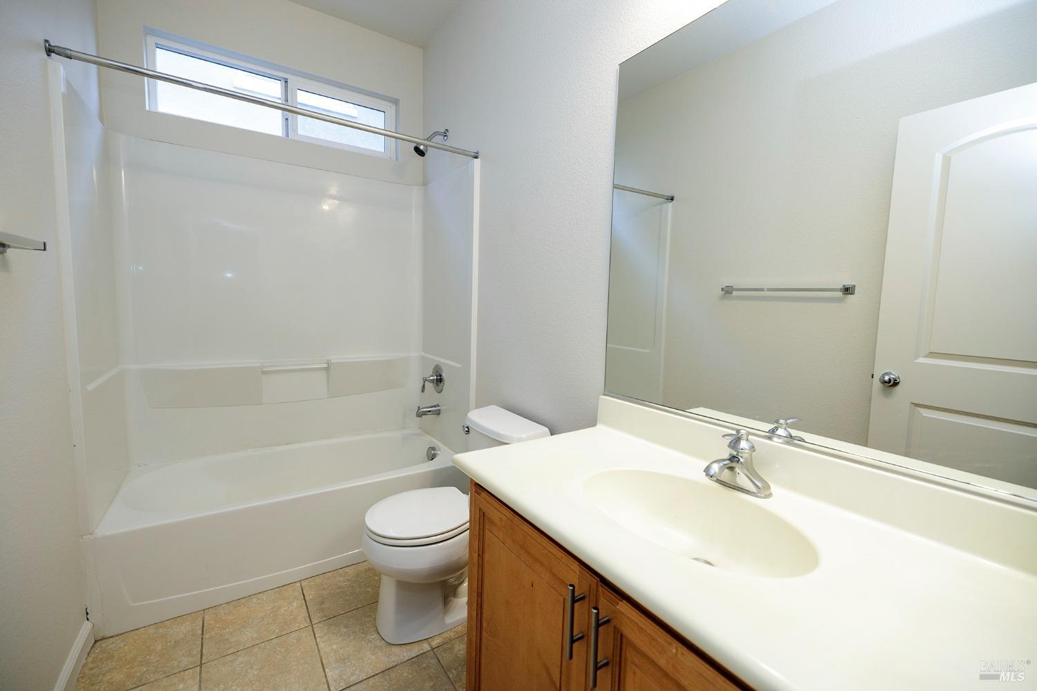 Detail Gallery Image 32 of 43 For 650 Canterbury Cir, Vacaville,  CA 95687 - 6 Beds | 4 Baths
