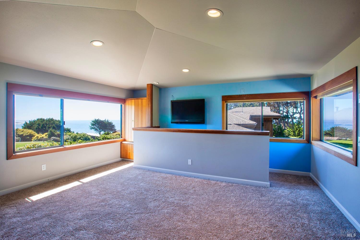 Detail Gallery Image 18 of 37 For 12858 Bishop Ln, Mendocino,  CA 95460 - 4 Beds | 3/1 Baths