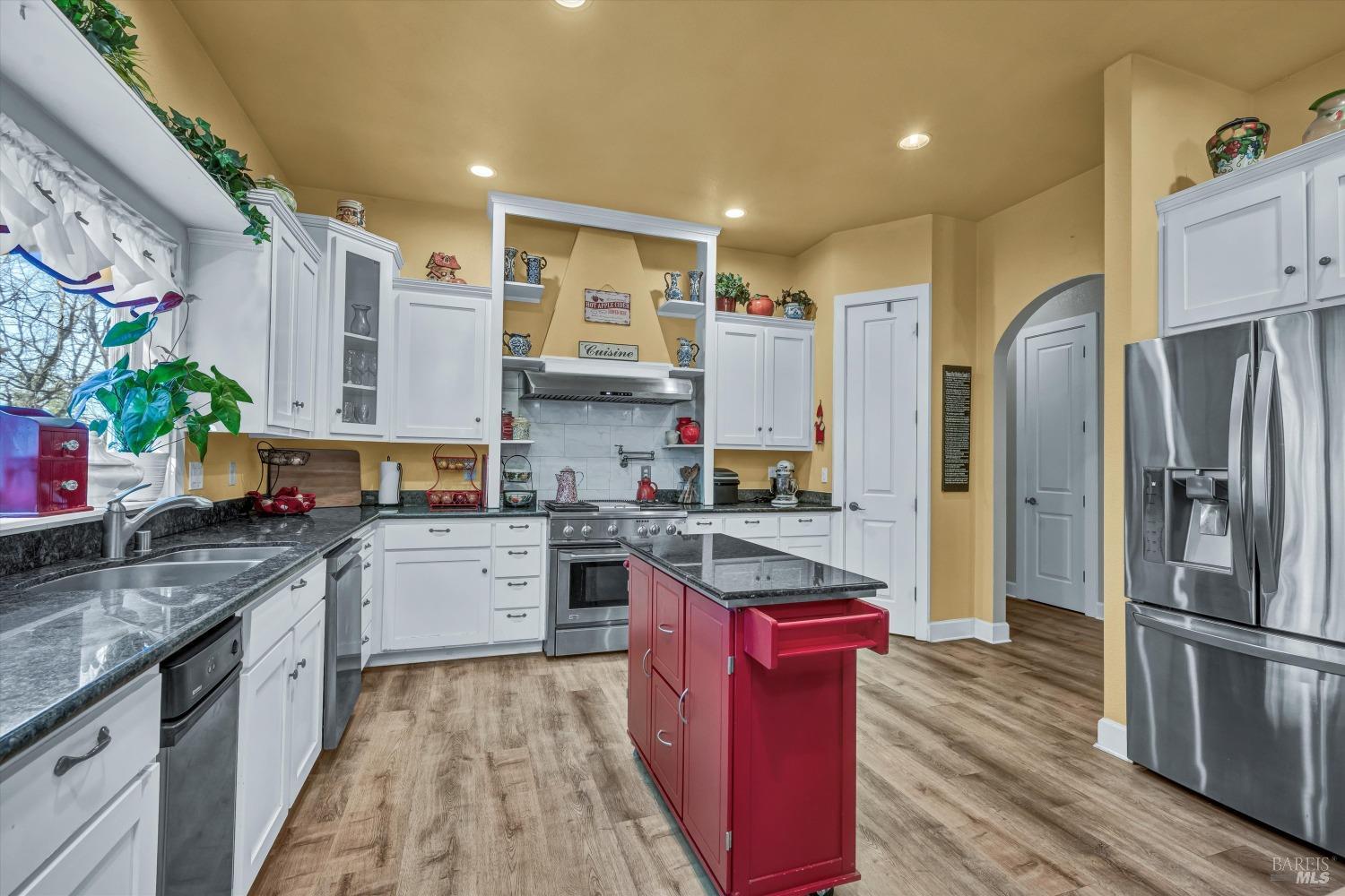 Detail Gallery Image 11 of 38 For 8902 Fox Dr, Cobb,  CA 95426 - 3 Beds | 2/1 Baths