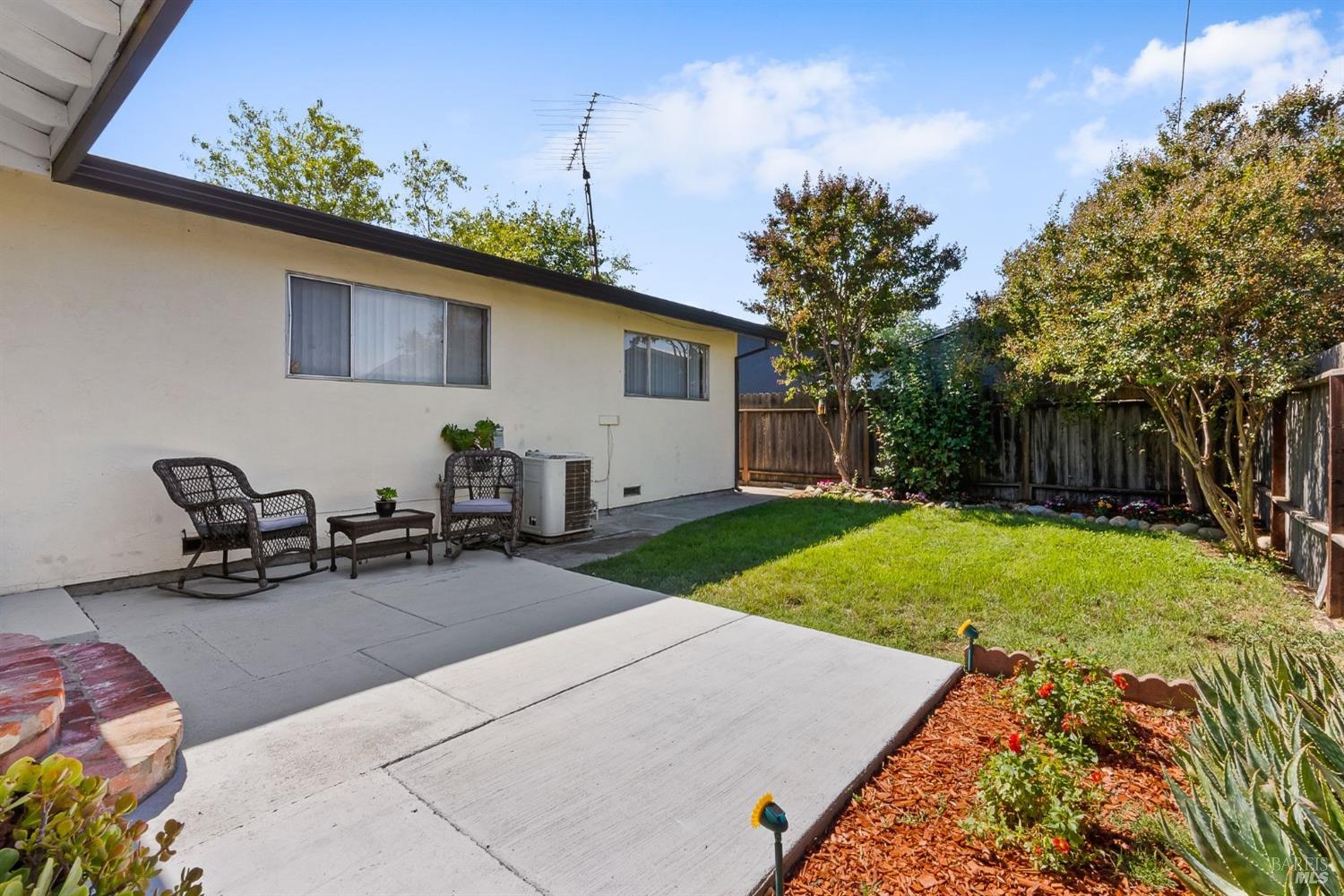 Detail Gallery Image 30 of 34 For 630 Sierra Dr, Dixon,  CA 95620 - 3 Beds | 2 Baths