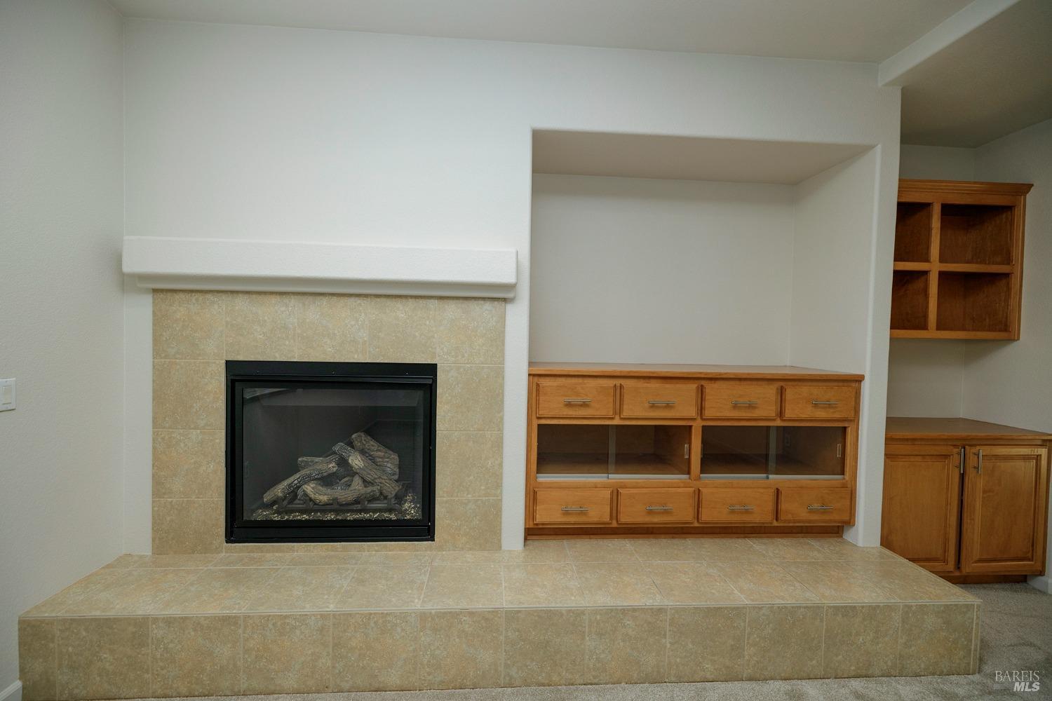 Detail Gallery Image 11 of 43 For 650 Canterbury Cir, Vacaville,  CA 95687 - 6 Beds | 4 Baths
