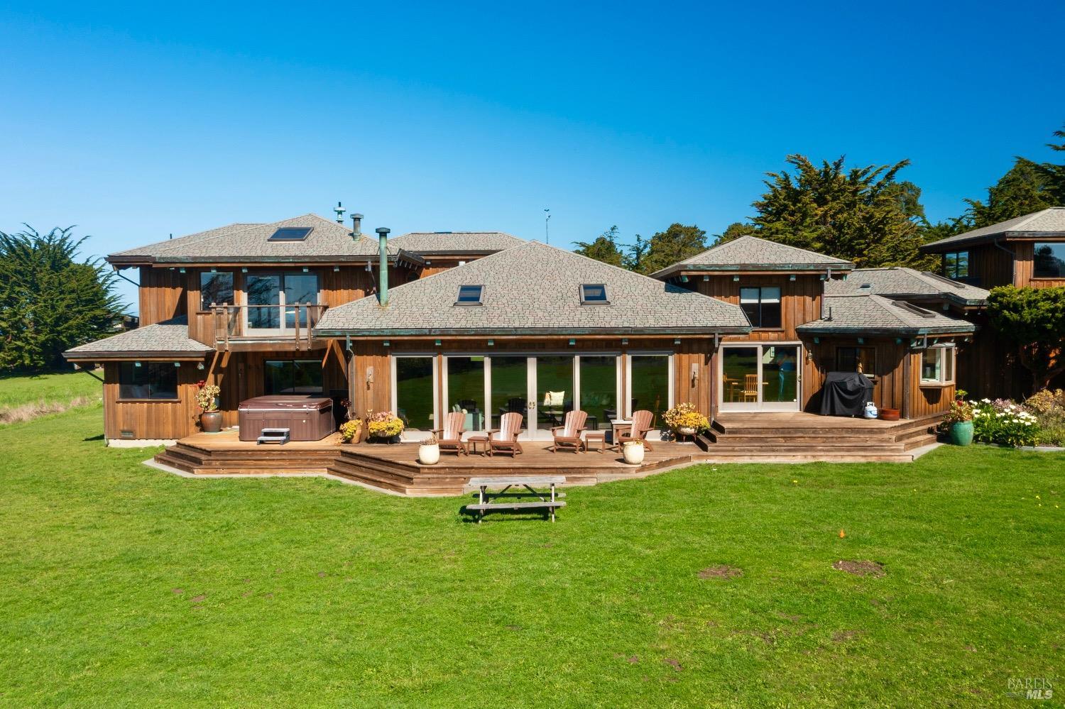Detail Gallery Image 3 of 37 For 12858 Bishop Ln, Mendocino,  CA 95460 - 4 Beds | 3/1 Baths