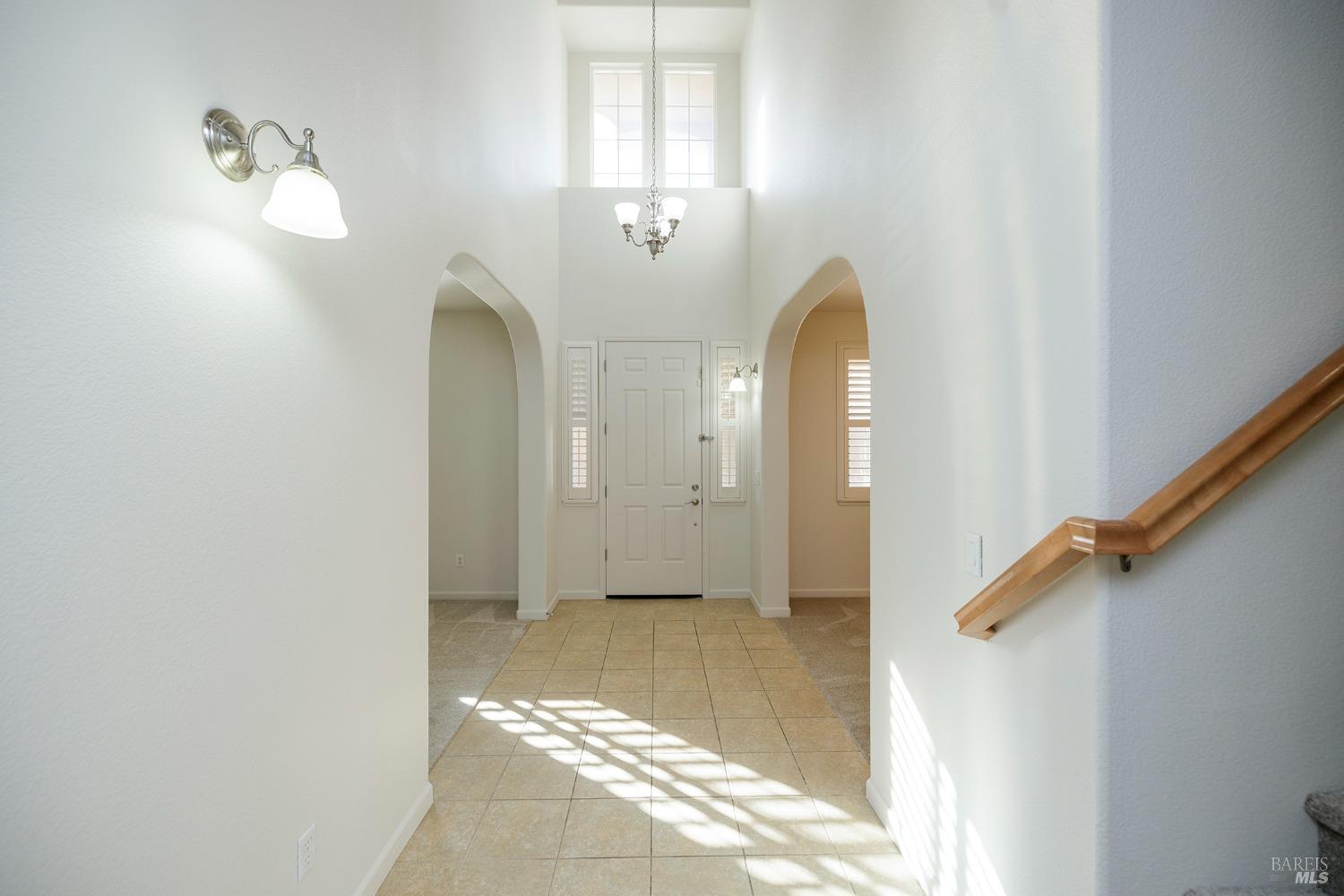 Detail Gallery Image 5 of 43 For 650 Canterbury Cir, Vacaville,  CA 95687 - 6 Beds | 4 Baths