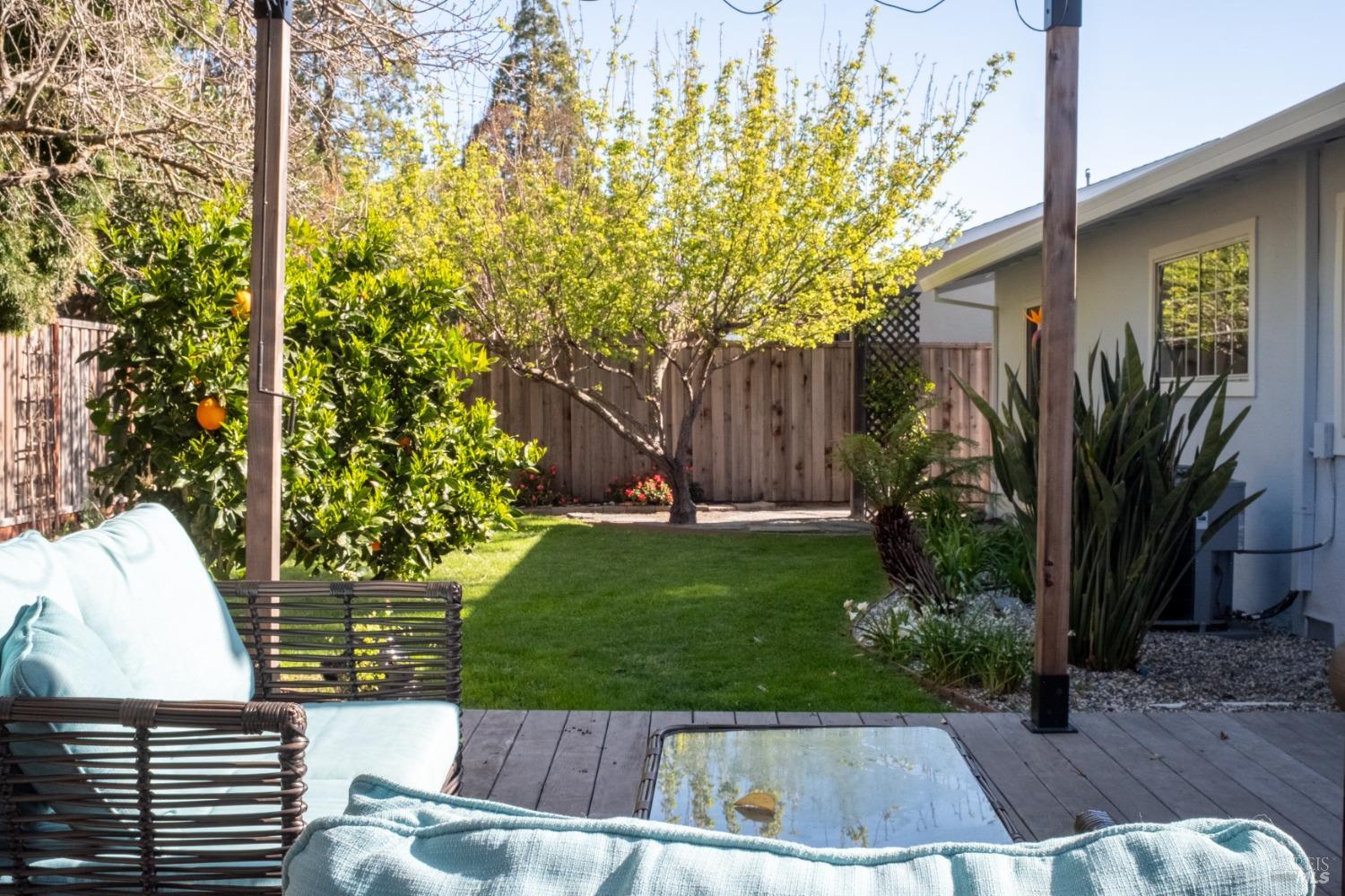 Detail Gallery Image 30 of 38 For 1425 Weaverly Dr, Petaluma,  CA 94954 - 3 Beds | 1/1 Baths
