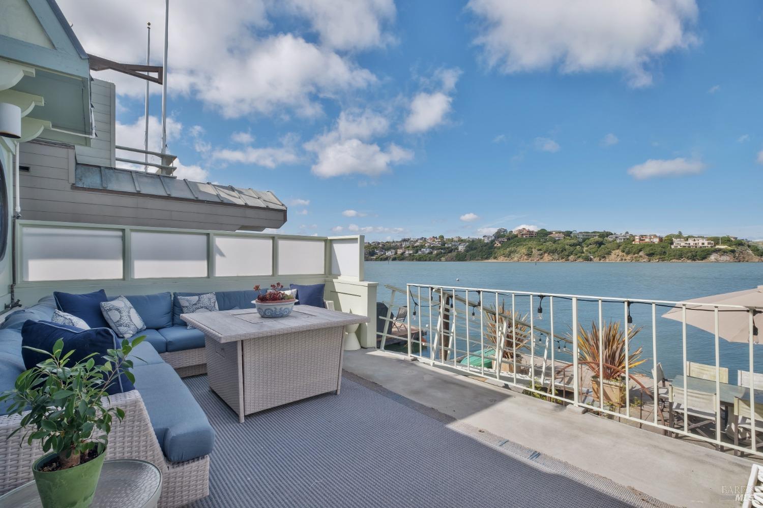 Detail Gallery Image 10 of 13 For 63 Issaquah Dock Unkn, Sausalito,  CA 94965 - 3 Beds | 3 Baths
