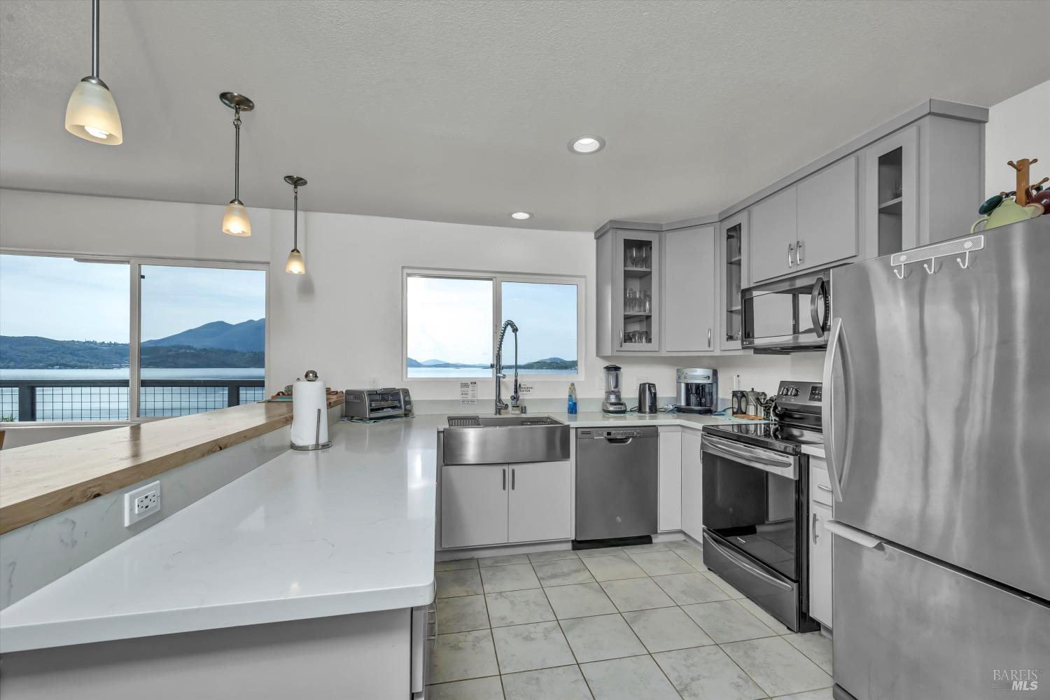 Detail Gallery Image 13 of 31 For 13624 Anderson Rd, Lower Lake,  CA 95457 - 3 Beds | 2 Baths