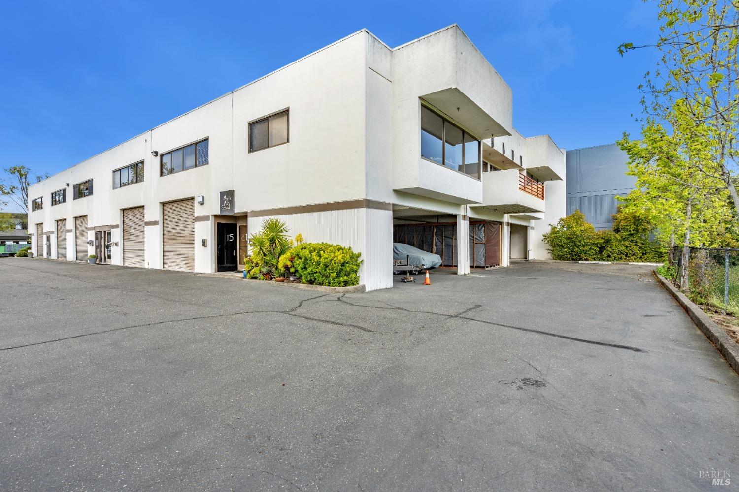 Detail Gallery Image 1 of 32 For 74 Digital Dr #11,  Novato,  CA 94949 - – Beds | – Baths