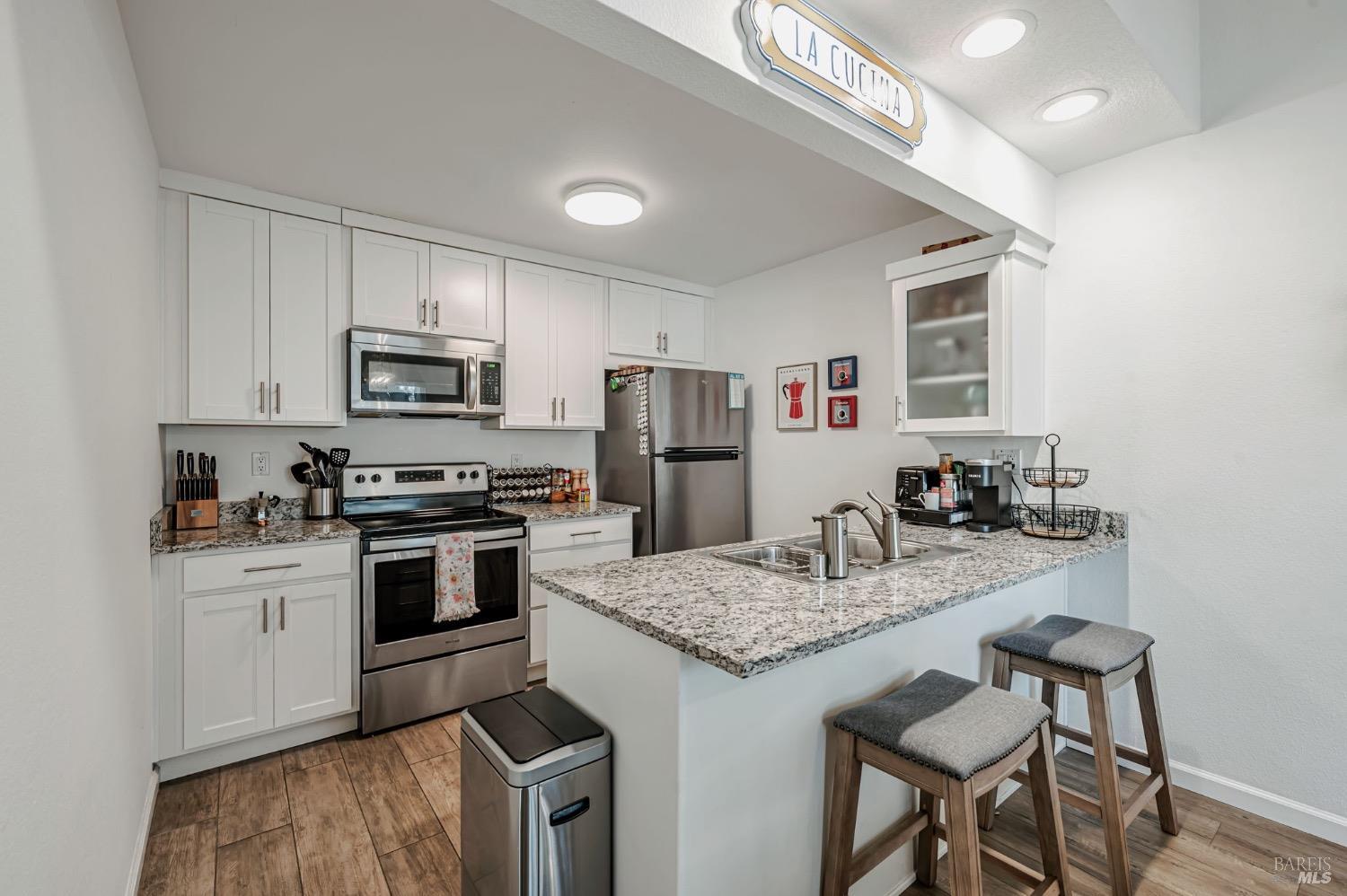 Detail Gallery Image 15 of 36 For 6482 Meadow Pines Ave, Rohnert Park,  CA 94928 - 2 Beds | 1/1 Baths