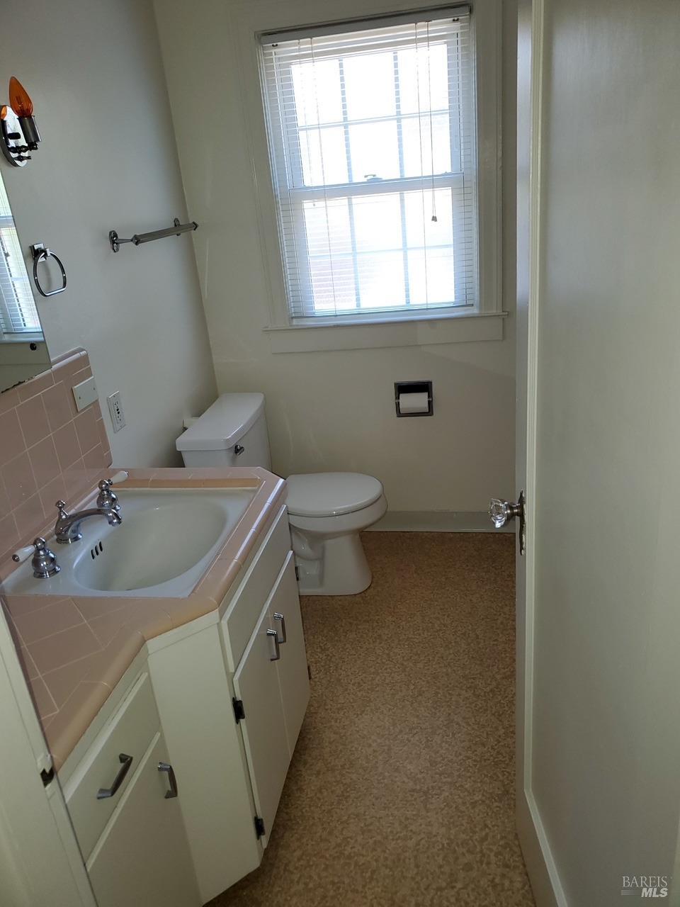 Detail Gallery Image 6 of 35 For 639 E 5th St, Benicia,  CA 94510 - – Beds | – Baths