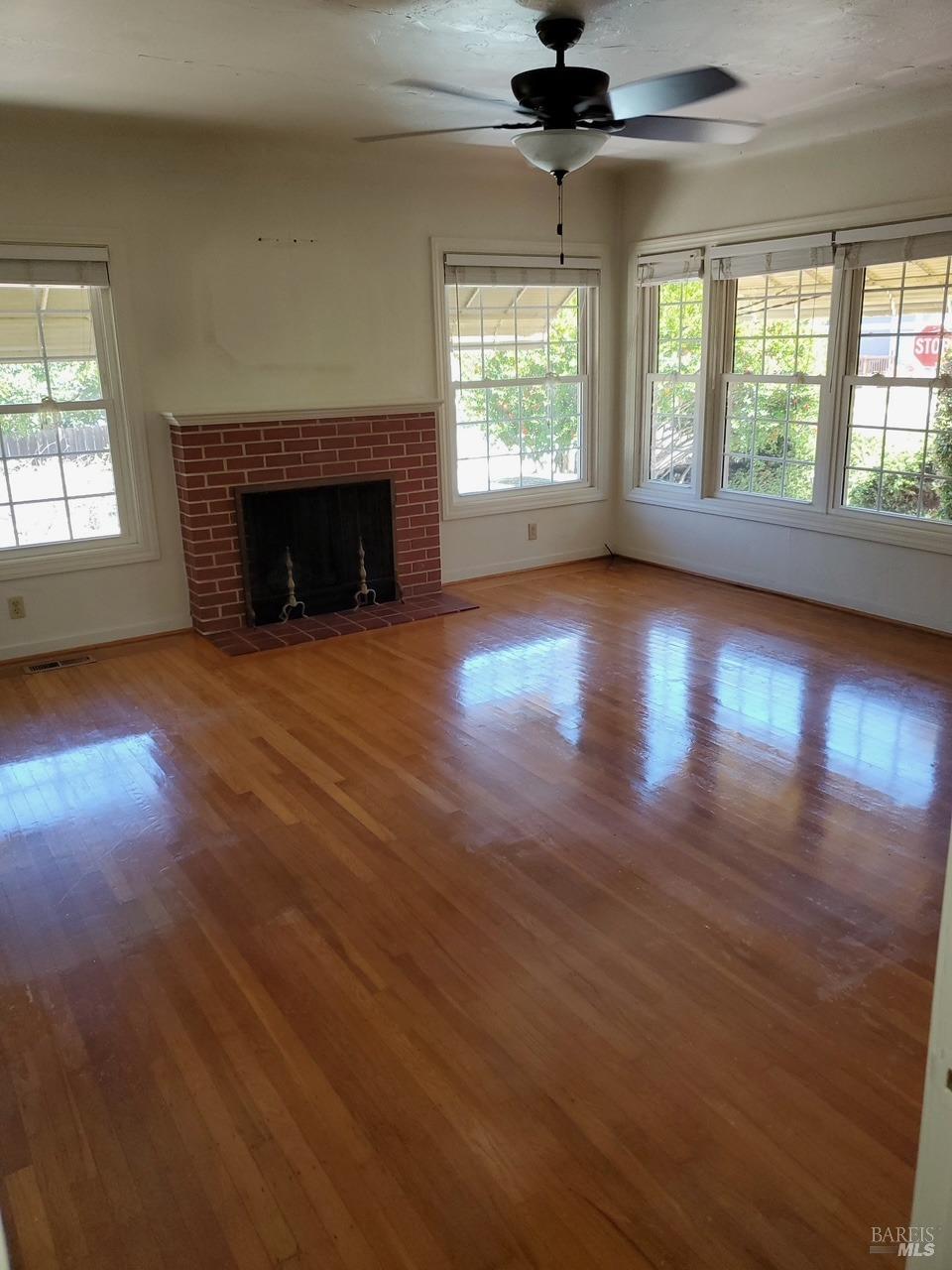 Detail Gallery Image 2 of 35 For 639 E 5th St, Benicia,  CA 94510 - – Beds | – Baths