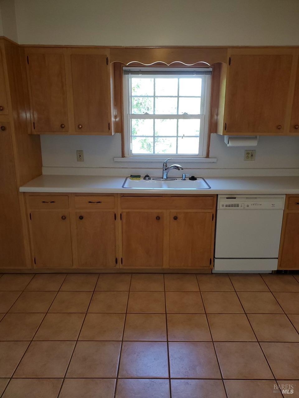 Detail Gallery Image 3 of 35 For 639 E 5th St, Benicia,  CA 94510 - – Beds | – Baths