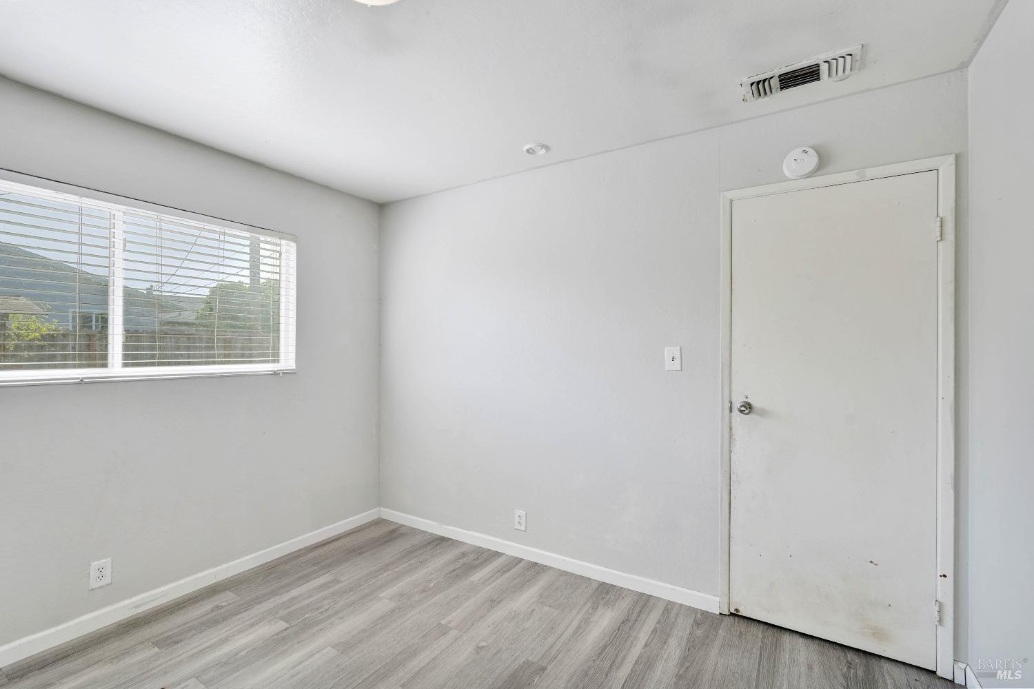 Detail Gallery Image 31 of 31 For 125 Lomita Ave, Vacaville,  CA 95688 - 3 Beds | 2 Baths