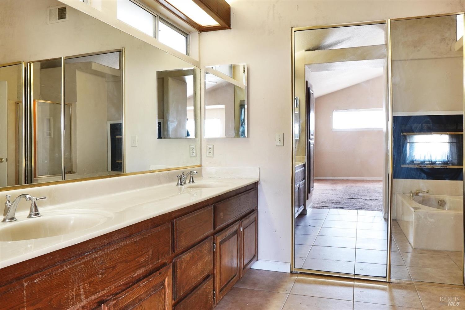Glen Eagle Way, Vacaville, California image 9