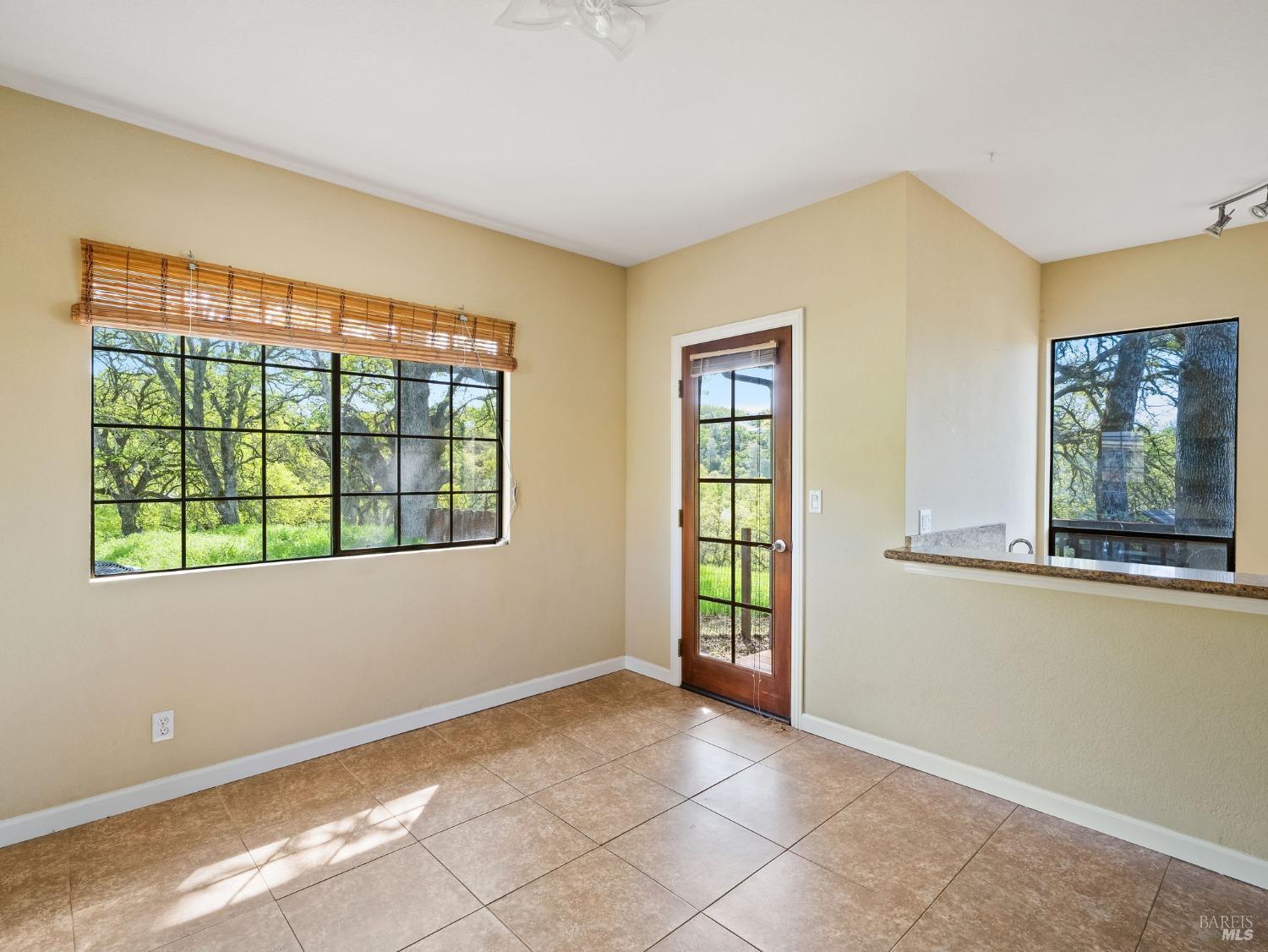 Detail Gallery Image 15 of 47 For 19705 Powder Horn Rd, Hidden Valley Lake,  CA 95467 - 3 Beds | 2 Baths