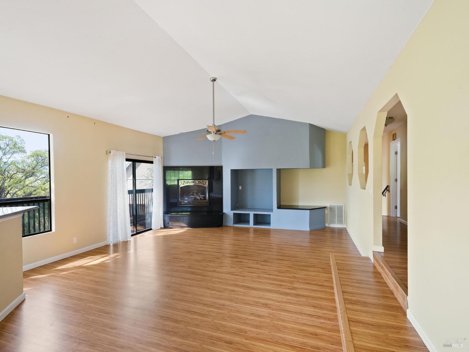 Detail Gallery Image 9 of 47 For 19705 Powder Horn Rd, Hidden Valley Lake,  CA 95467 - 3 Beds | 2 Baths