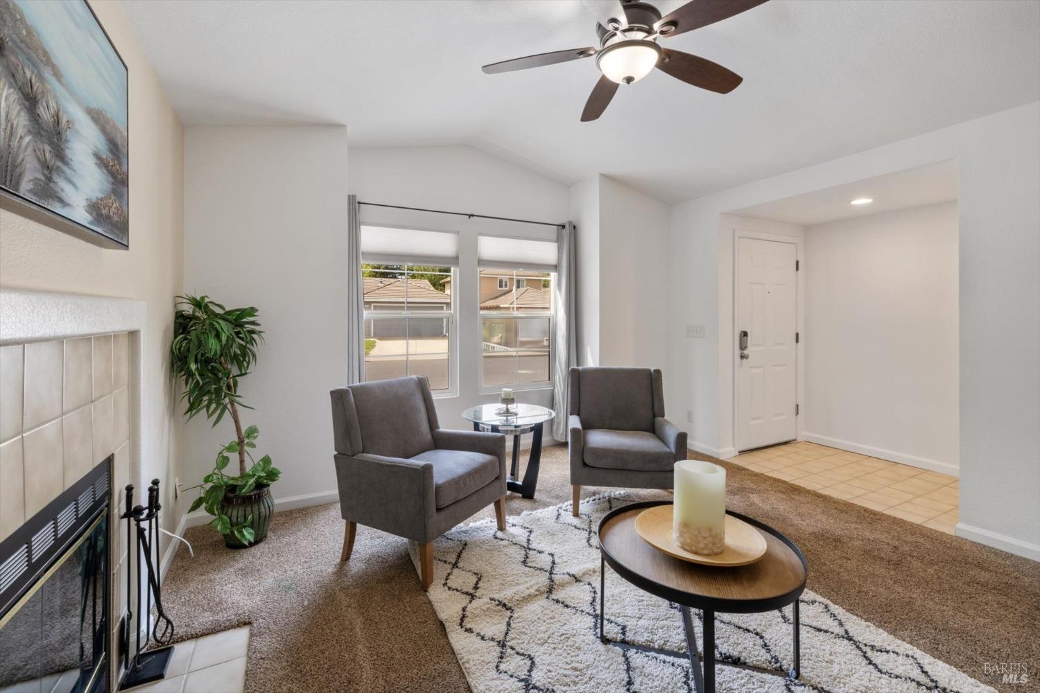 Detail Gallery Image 4 of 41 For 1880 Quail Meadows Cir, Vacaville,  CA 95687 - 3 Beds | 2 Baths