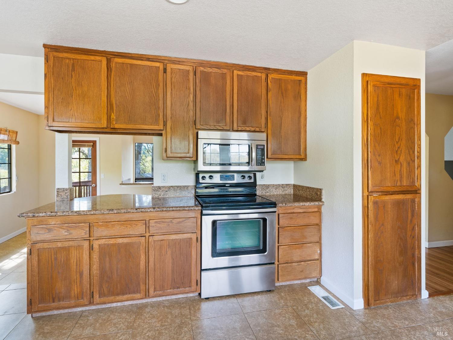 Detail Gallery Image 18 of 47 For 19705 Powder Horn Rd, Hidden Valley Lake,  CA 95467 - 3 Beds | 2 Baths