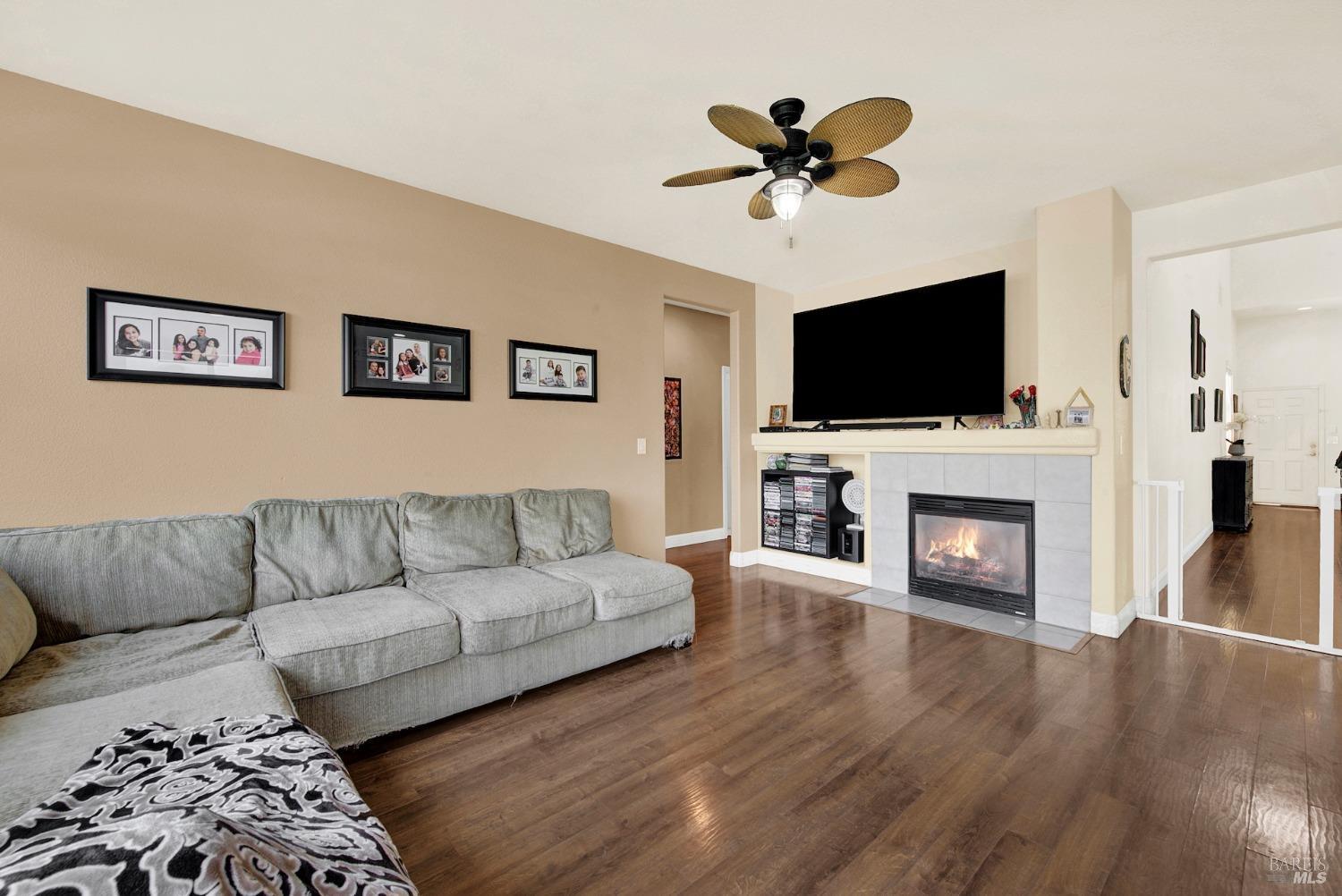 Detail Gallery Image 14 of 59 For 2518 Freitas Way, Fairfield,  CA 94533 - 5 Beds | 3 Baths