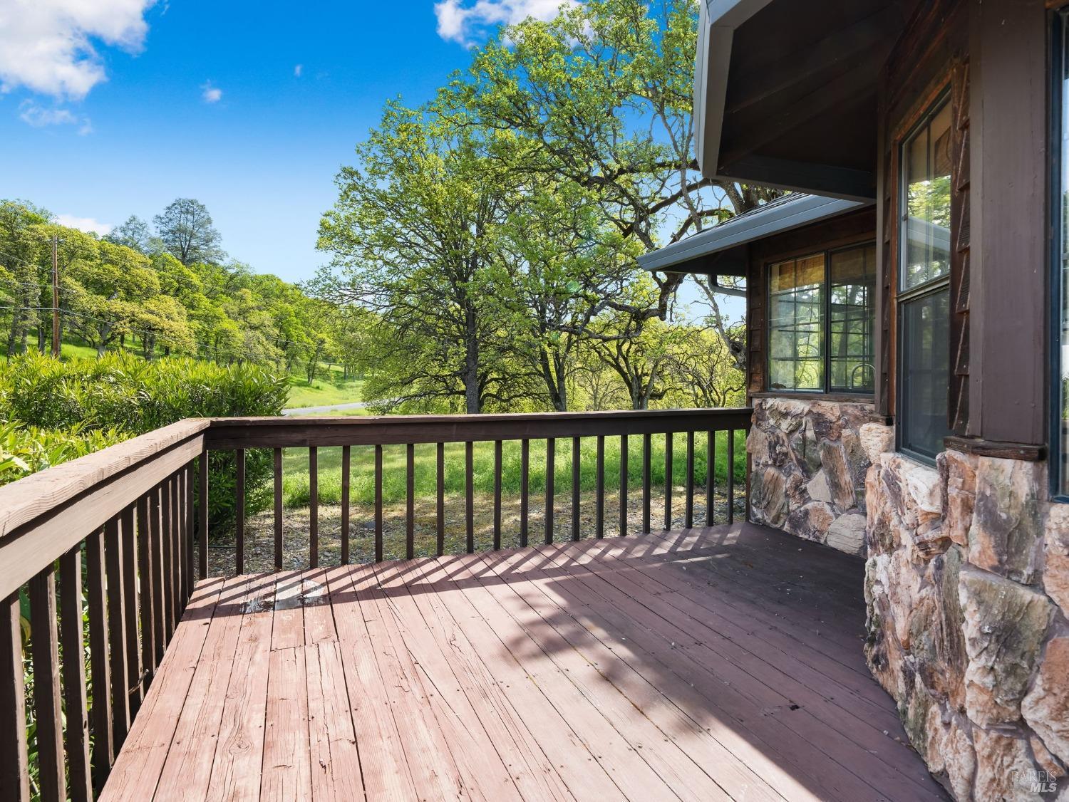 Detail Gallery Image 4 of 47 For 19705 Powder Horn Rd, Hidden Valley Lake,  CA 95467 - 3 Beds | 2 Baths