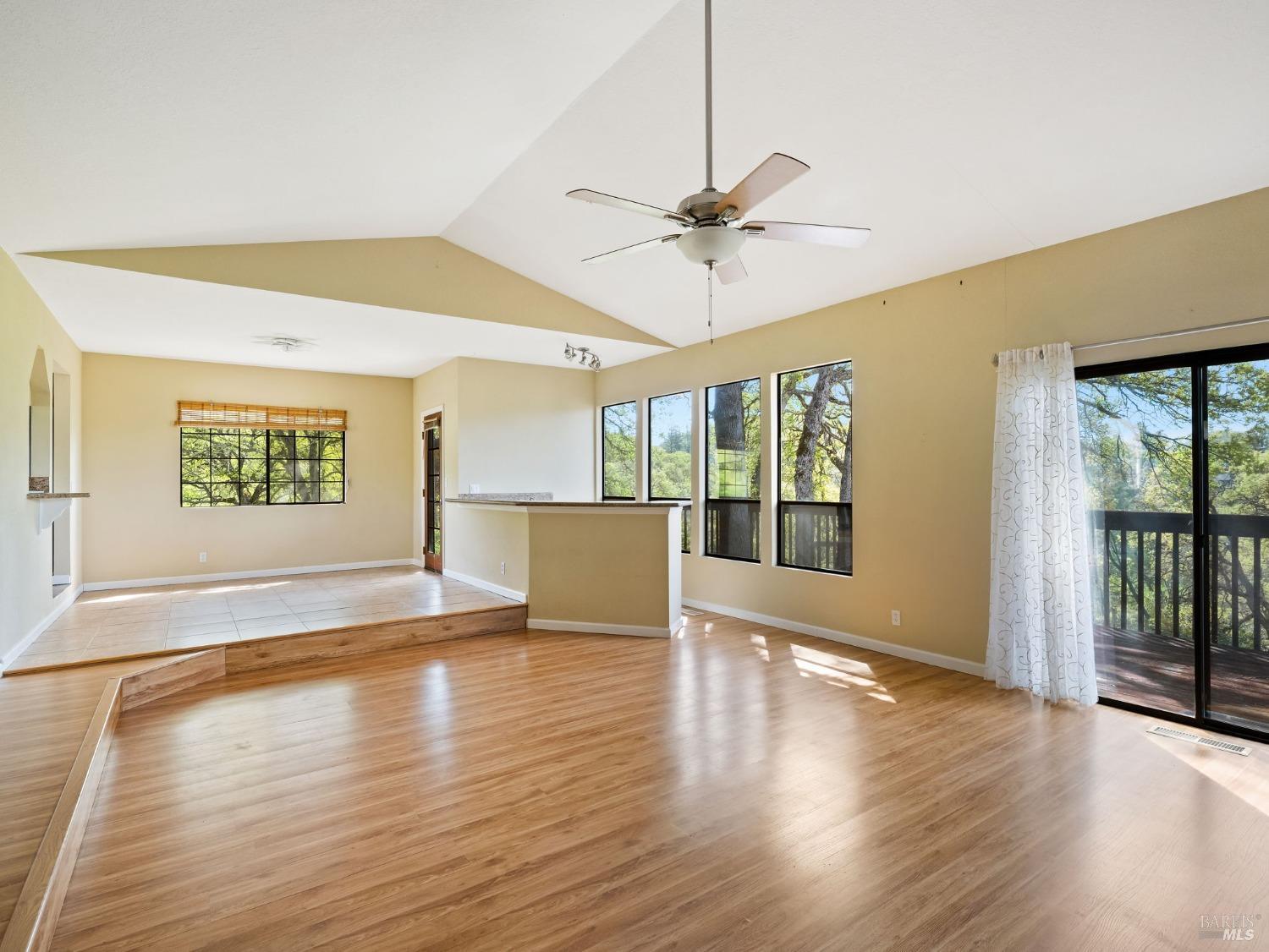 Detail Gallery Image 8 of 47 For 19705 Powder Horn Rd, Hidden Valley Lake,  CA 95467 - 3 Beds | 2 Baths