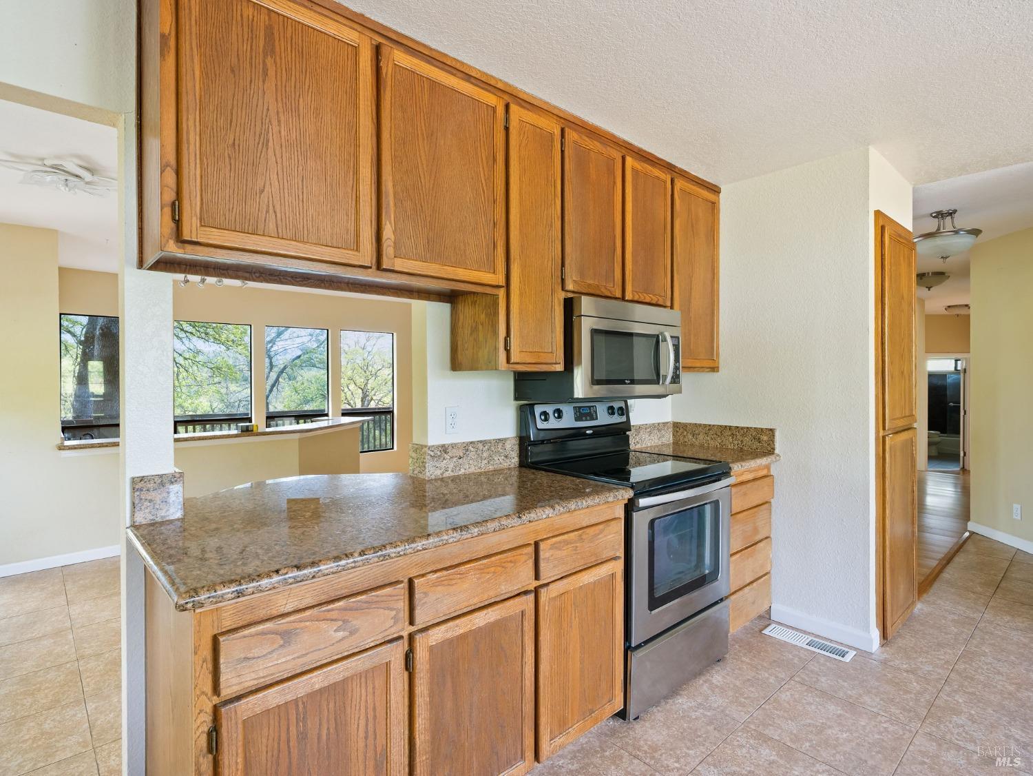 Detail Gallery Image 17 of 47 For 19705 Powder Horn Rd, Hidden Valley Lake,  CA 95467 - 3 Beds | 2 Baths
