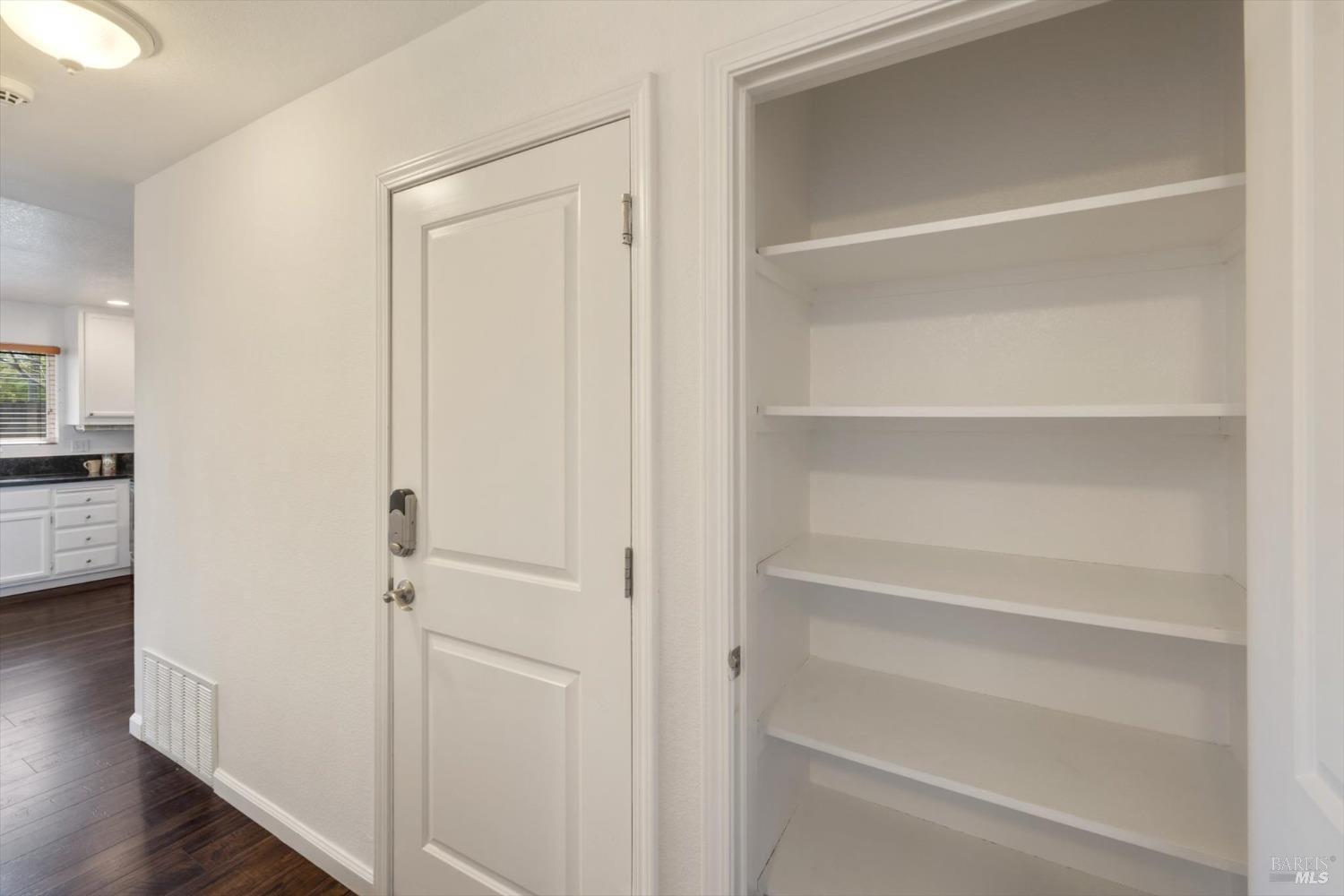 Detail Gallery Image 14 of 41 For 1880 Quail Meadows Cir, Vacaville,  CA 95687 - 3 Beds | 2 Baths