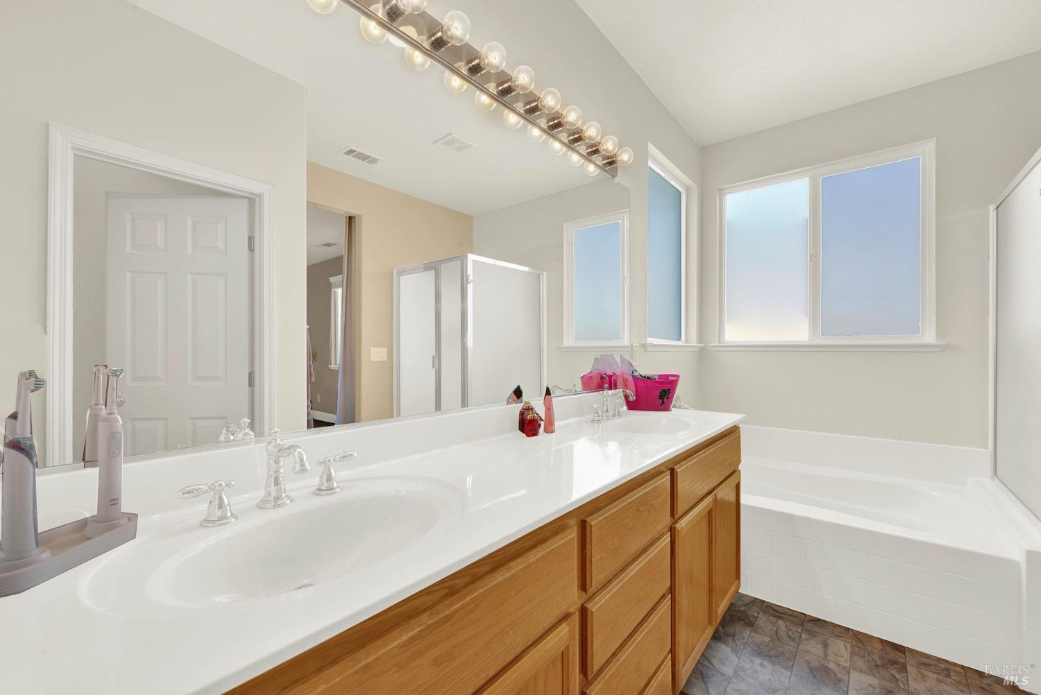 Detail Gallery Image 40 of 59 For 2518 Freitas Way, Fairfield,  CA 94533 - 5 Beds | 3 Baths