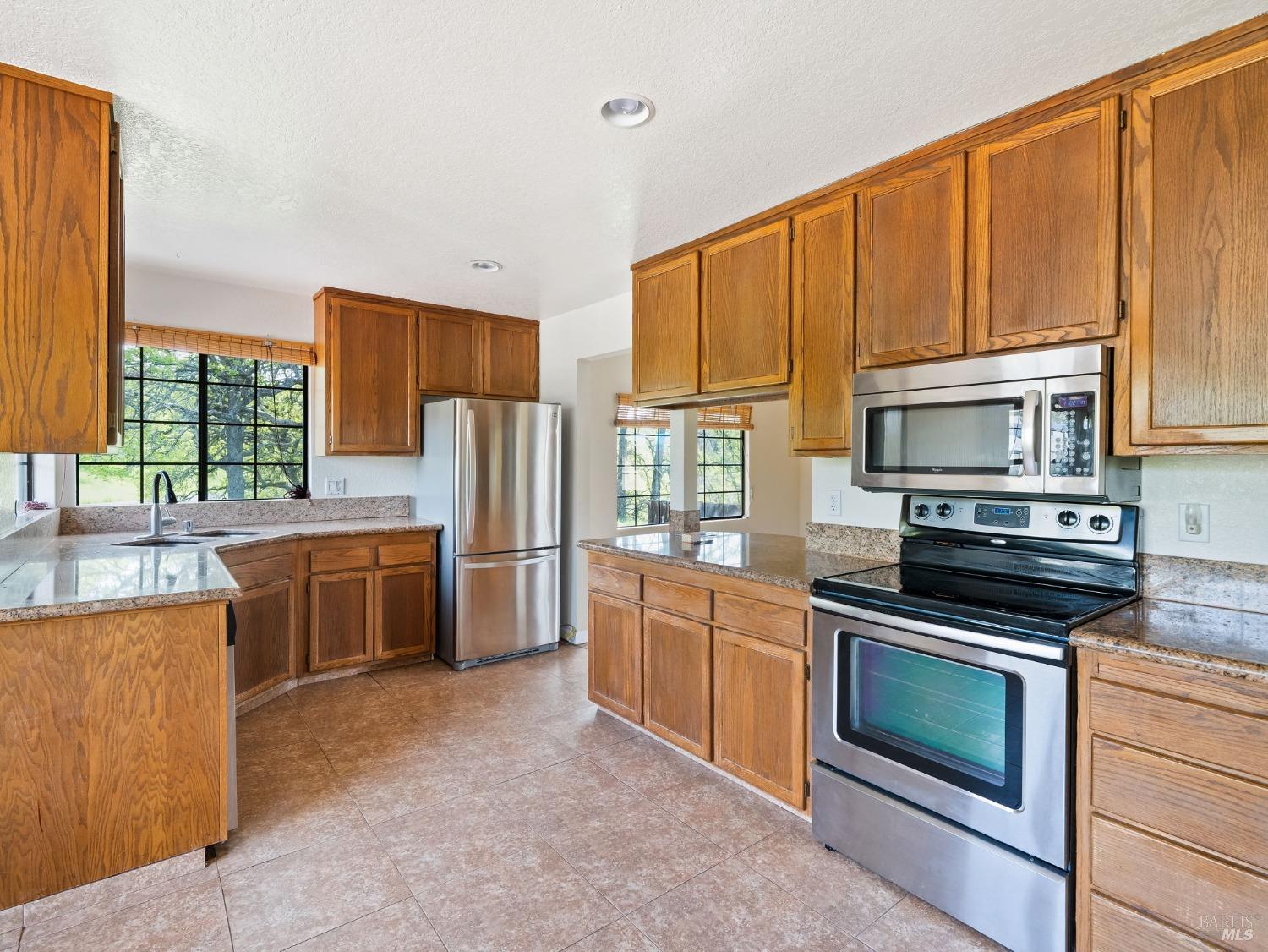Detail Gallery Image 20 of 47 For 19705 Powder Horn Rd, Hidden Valley Lake,  CA 95467 - 3 Beds | 2 Baths