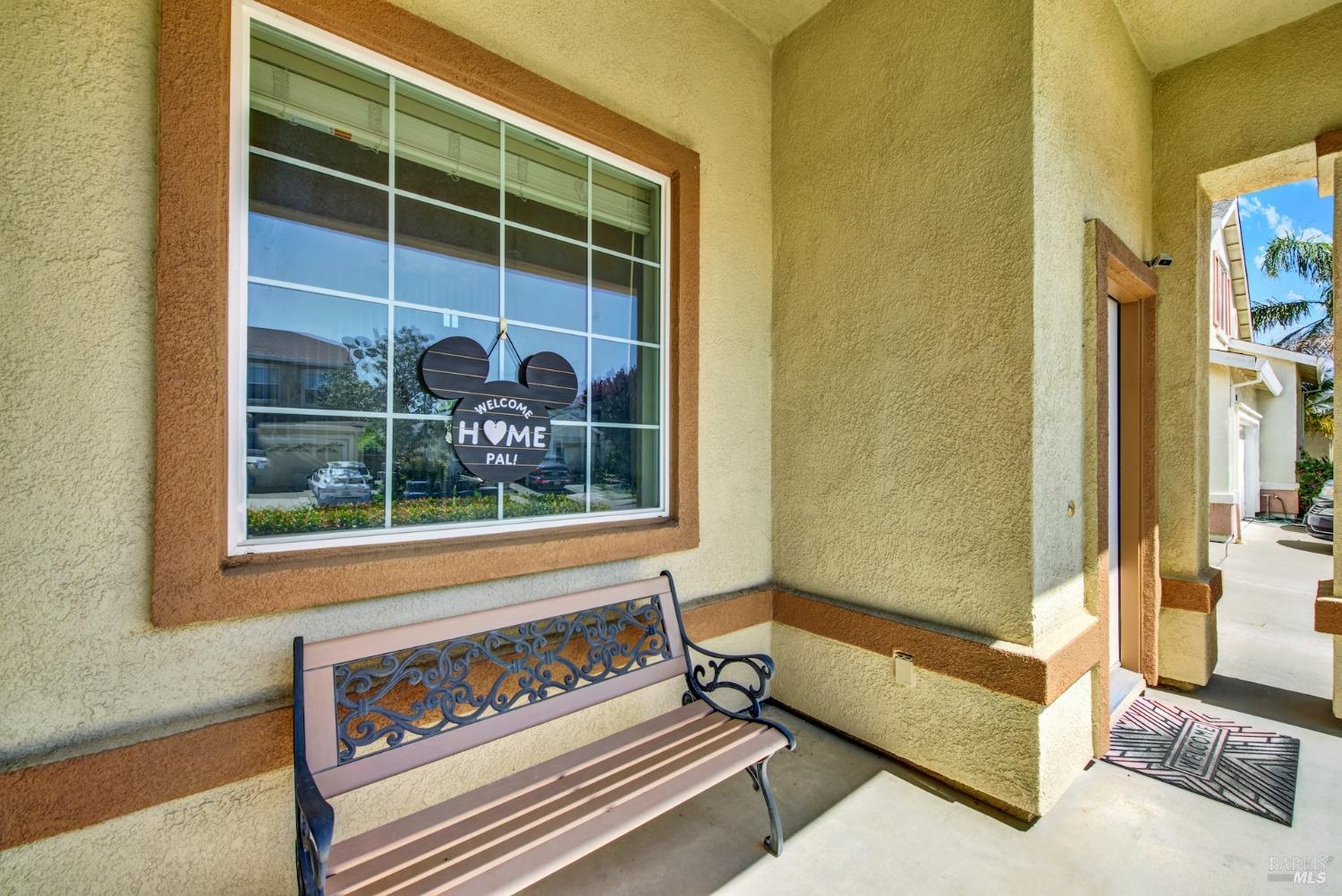Detail Gallery Image 5 of 59 For 2518 Freitas Way, Fairfield,  CA 94533 - 5 Beds | 3 Baths
