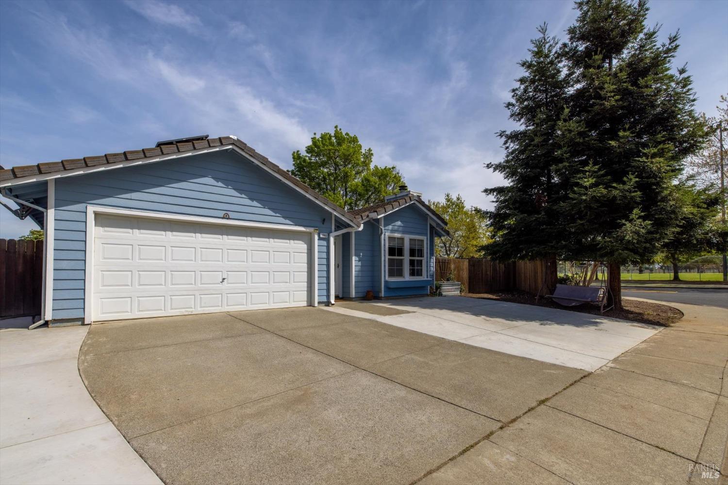 Detail Gallery Image 33 of 41 For 1880 Quail Meadows Cir, Vacaville,  CA 95687 - 3 Beds | 2 Baths