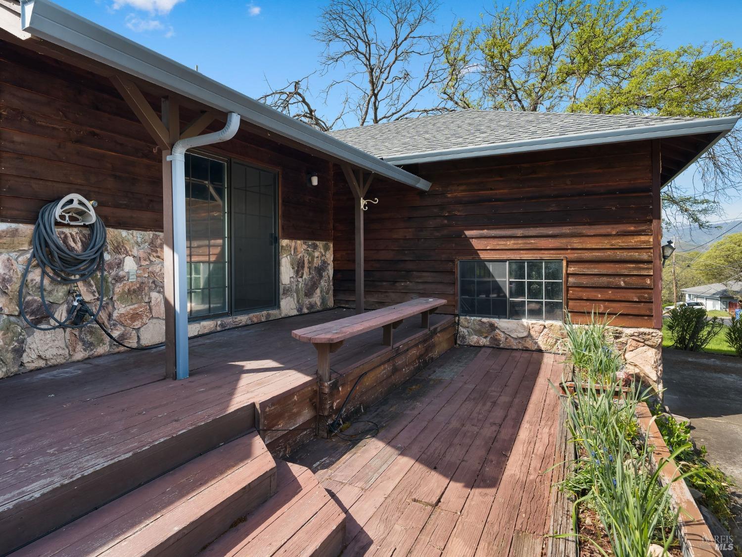 Detail Gallery Image 3 of 47 For 19705 Powder Horn Rd, Hidden Valley Lake,  CA 95467 - 3 Beds | 2 Baths