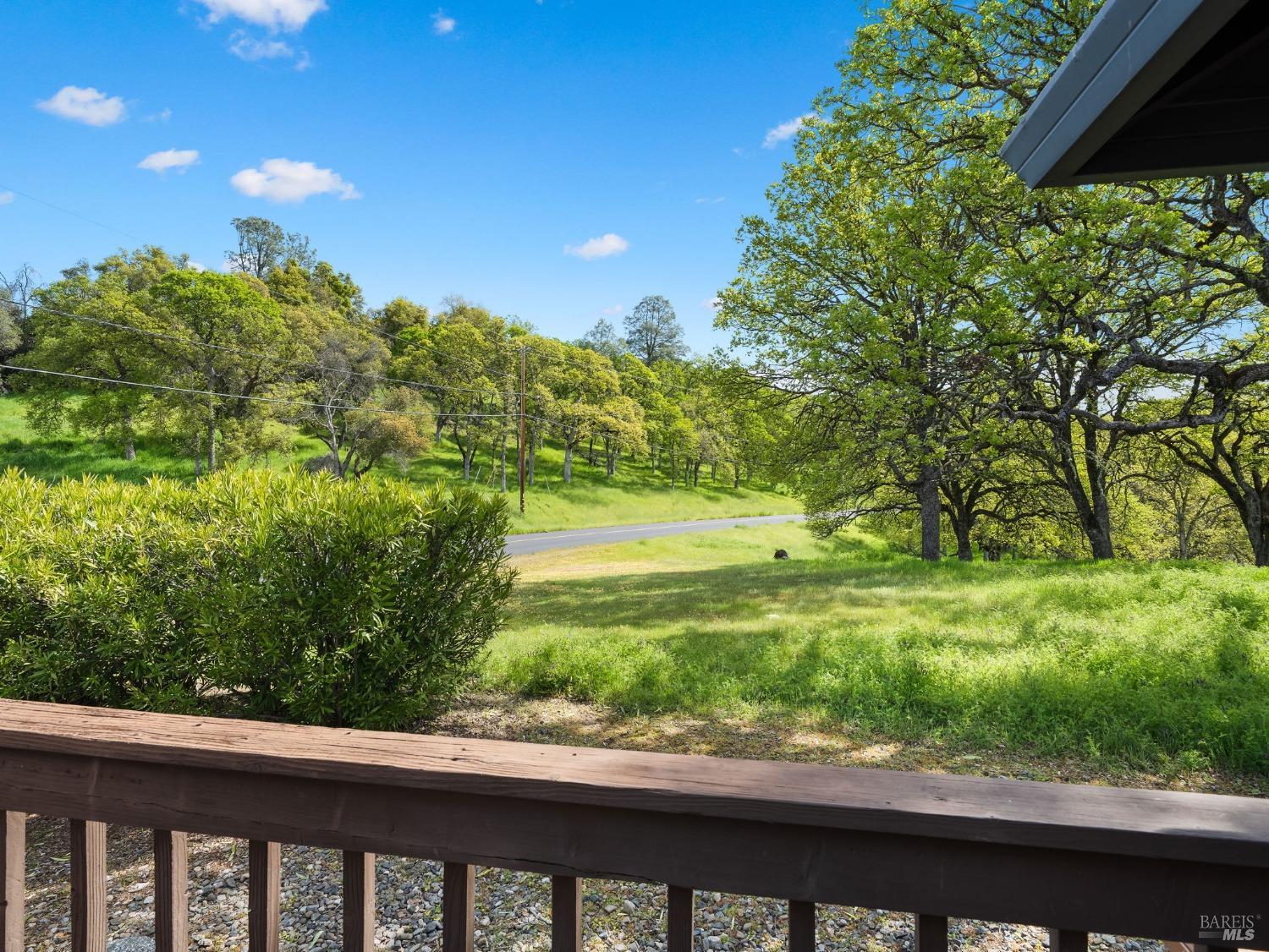 Detail Gallery Image 5 of 47 For 19705 Powder Horn Rd, Hidden Valley Lake,  CA 95467 - 3 Beds | 2 Baths