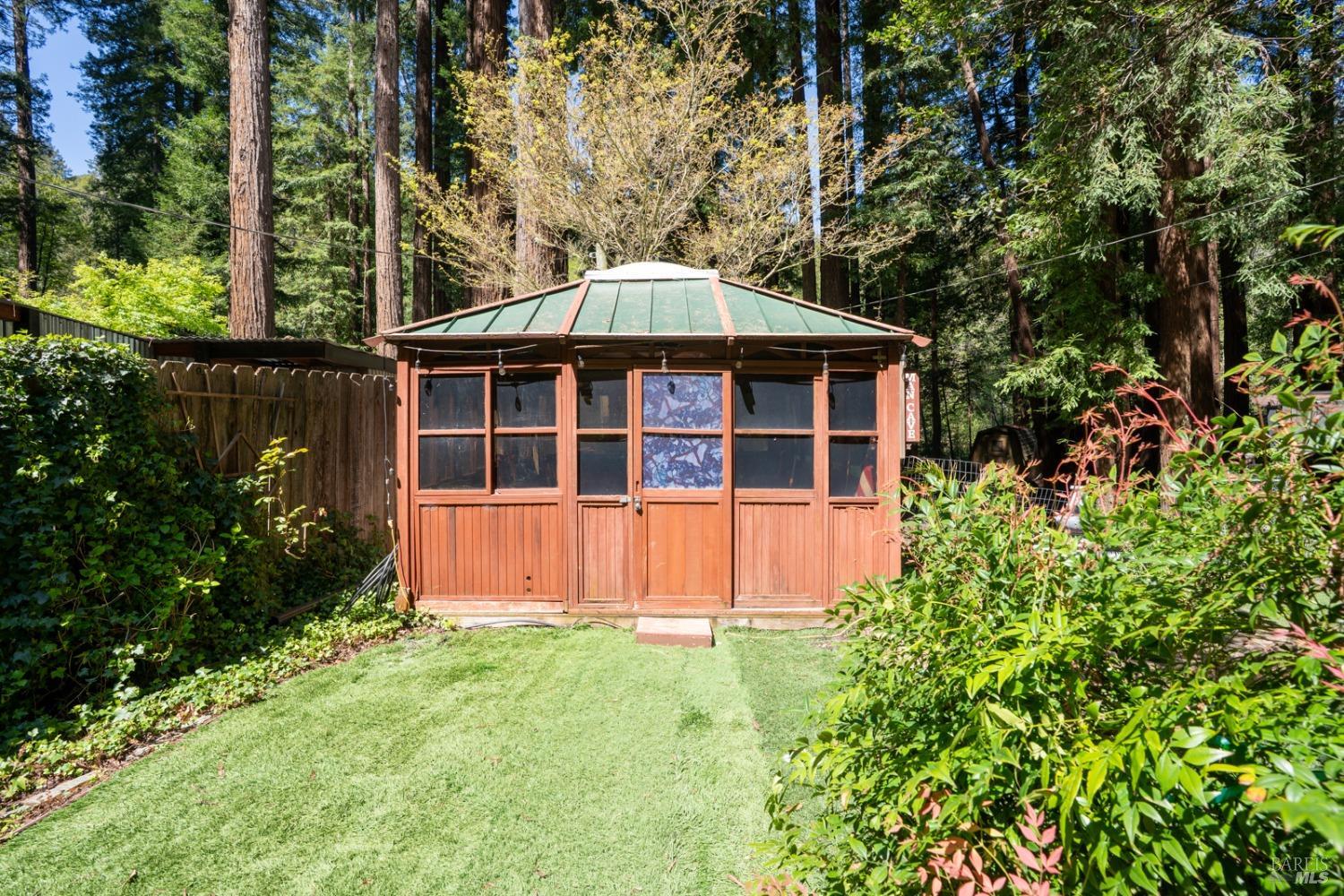 Detail Gallery Image 4 of 69 For 780 E Austin Creek Rd, Cazadero,  CA 95421 - 2 Beds | 1 Baths