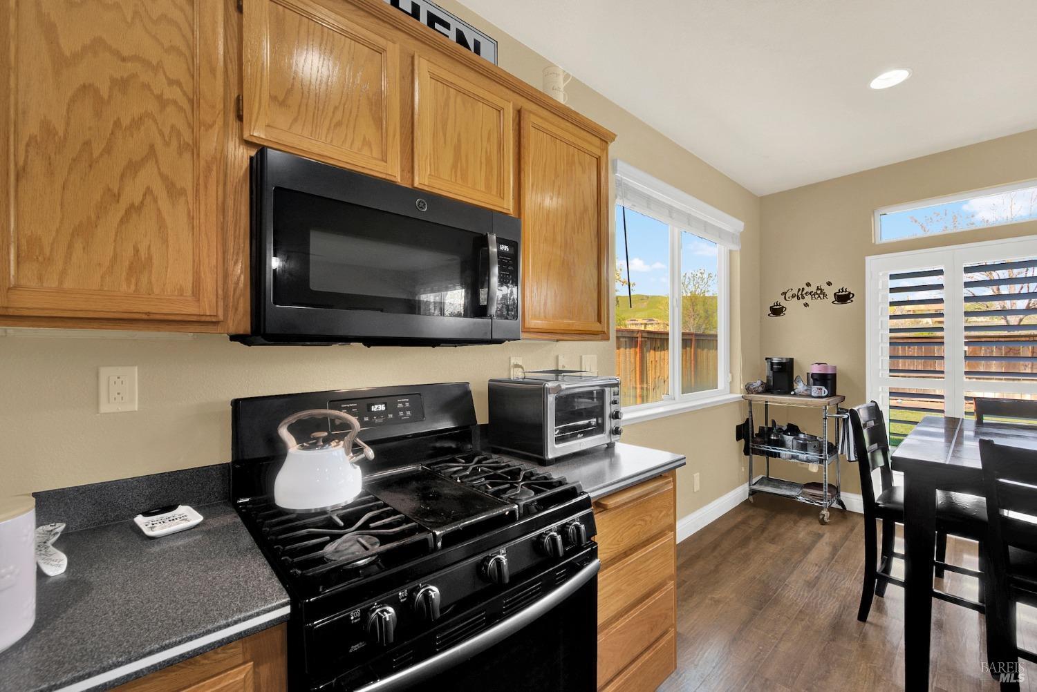 Detail Gallery Image 22 of 59 For 2518 Freitas Way, Fairfield,  CA 94533 - 5 Beds | 3 Baths