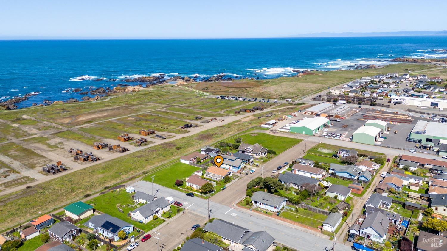 Detail Gallery Image 3 of 20 For 715 West St, Fort Bragg,  CA 95437 - 3 Beds | 1 Baths