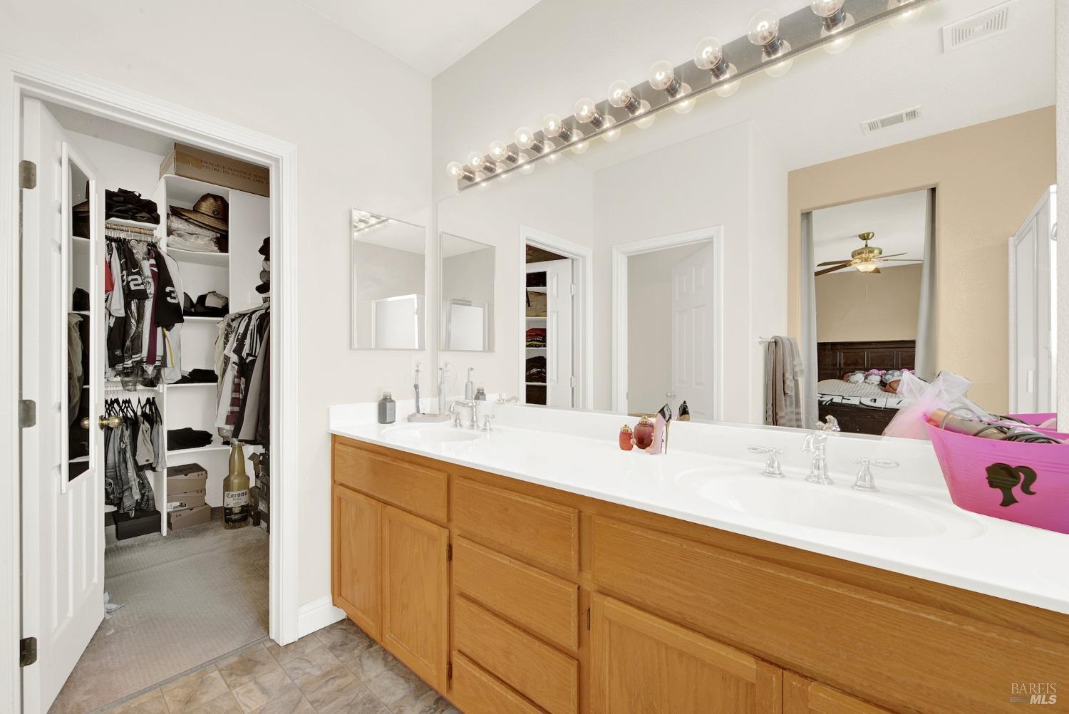 Detail Gallery Image 39 of 59 For 2518 Freitas Way, Fairfield,  CA 94533 - 5 Beds | 3 Baths