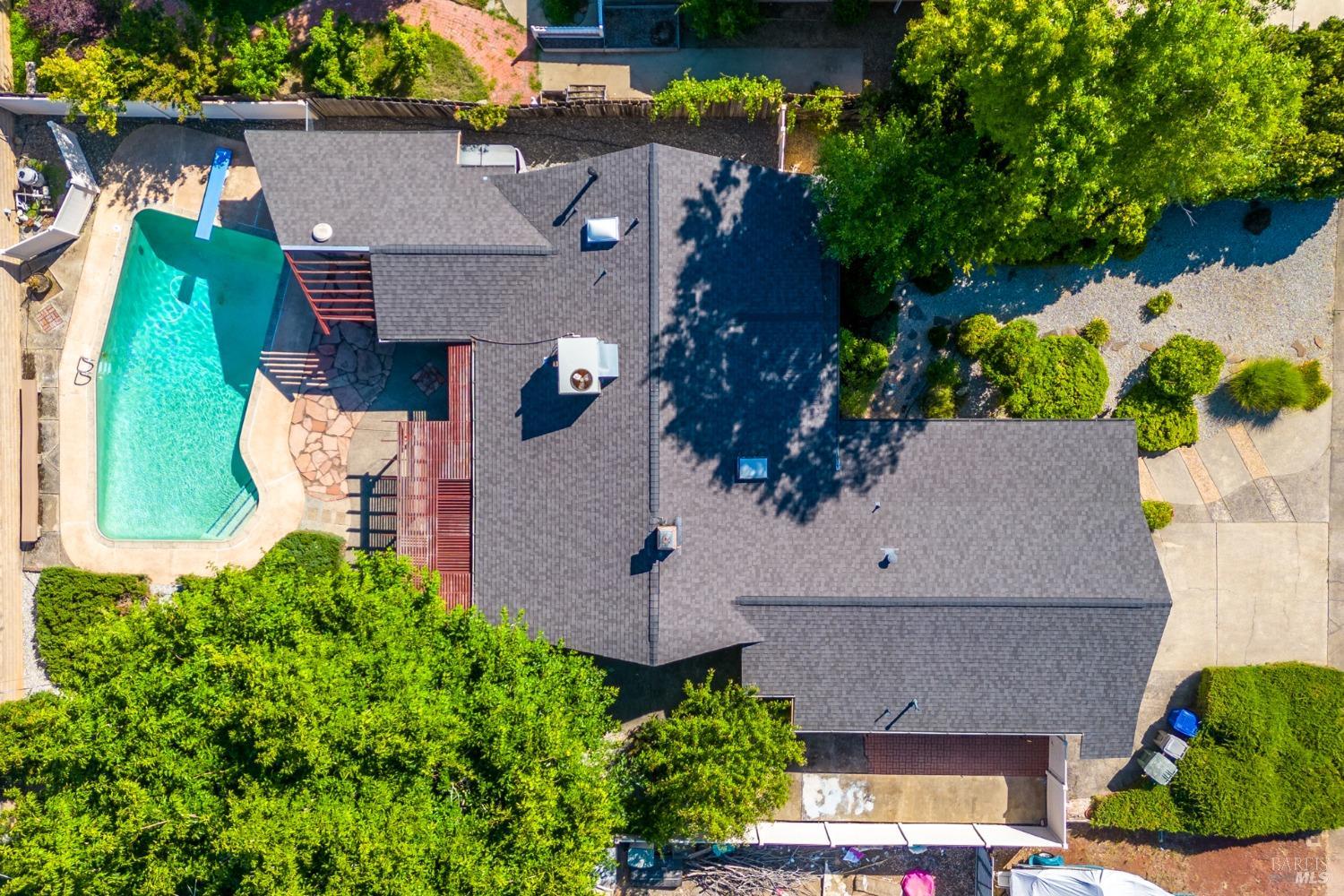 Detail Gallery Image 1 of 6 For 4125 Oro St, Redding,  CA 96001 - 4 Beds | 2 Baths